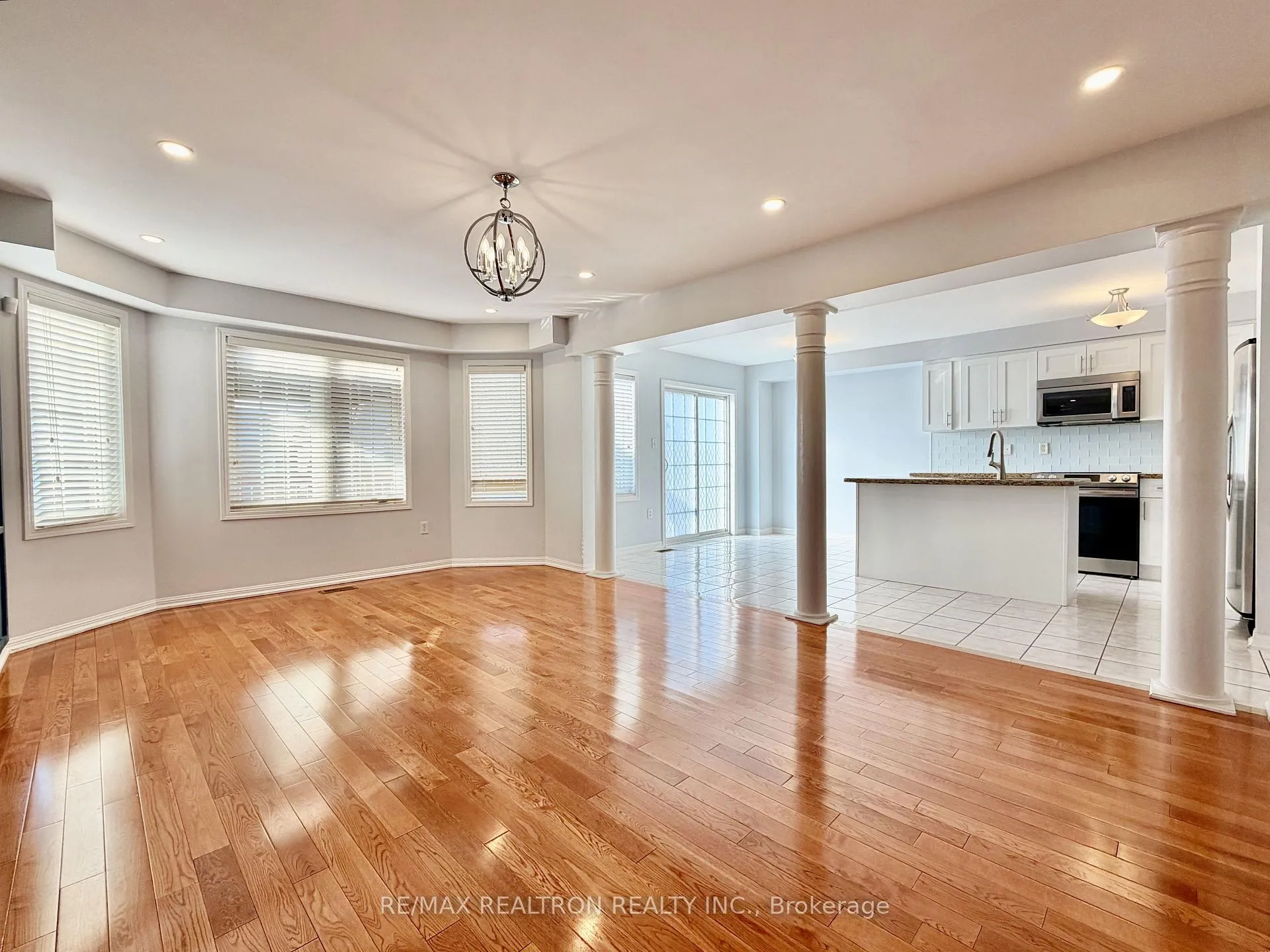 Photo 7 of 8 Holman Court, Whitby, Williamsburg — HOMEH