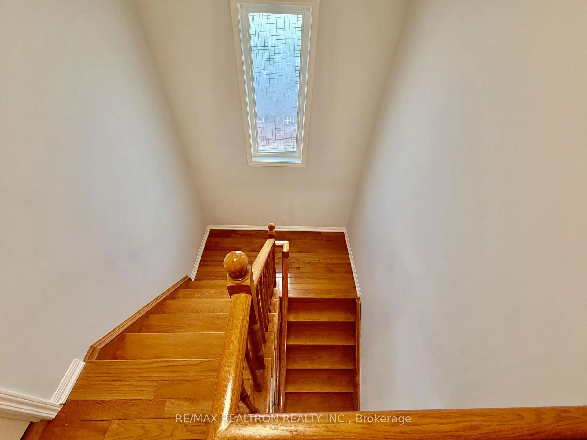 Photo 13 of 8 Holman Court, Whitby, Williamsburg — HOMEH