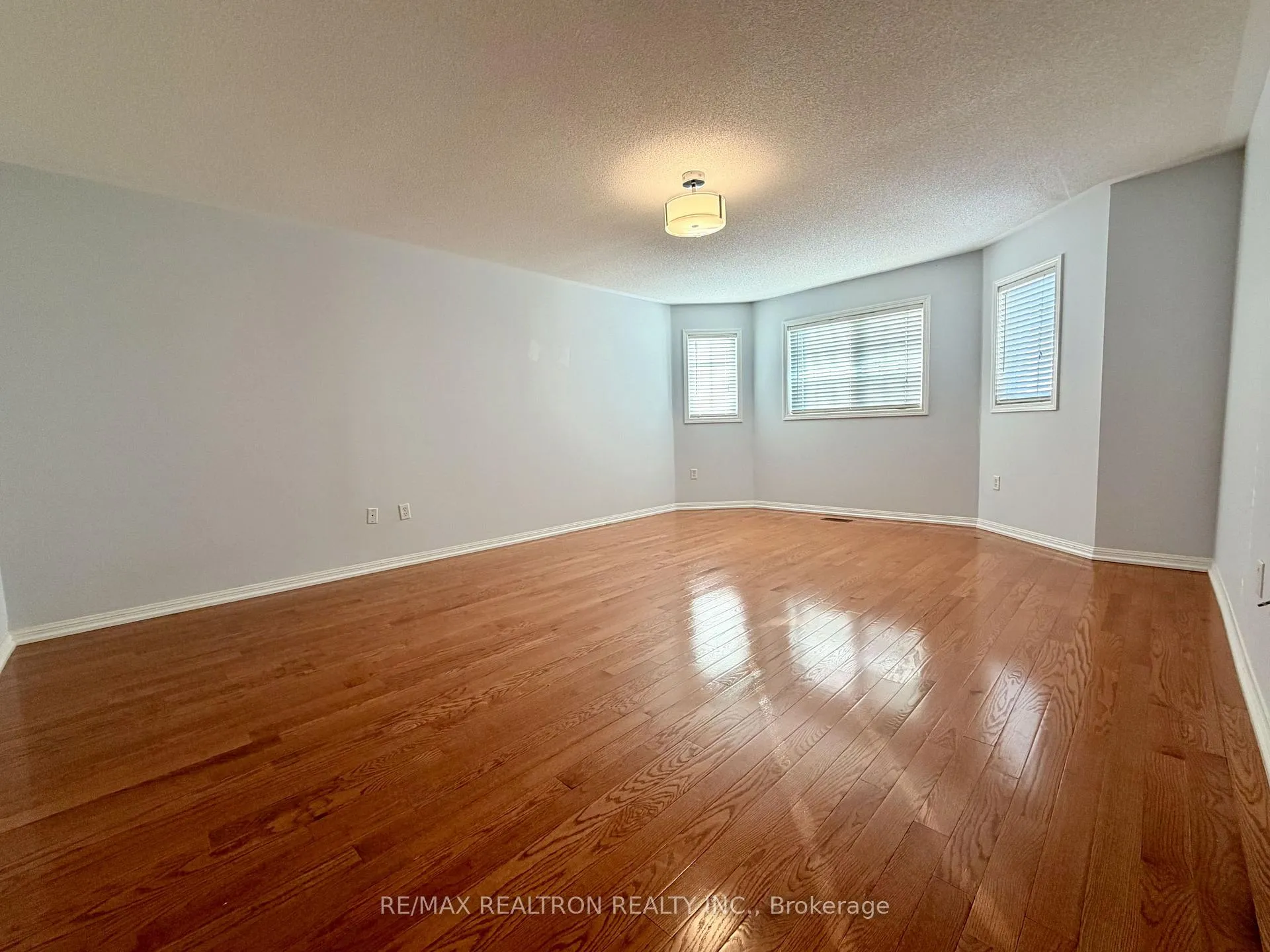 Photo 21 of 8 Holman Court, Whitby, Williamsburg — HOMEH
