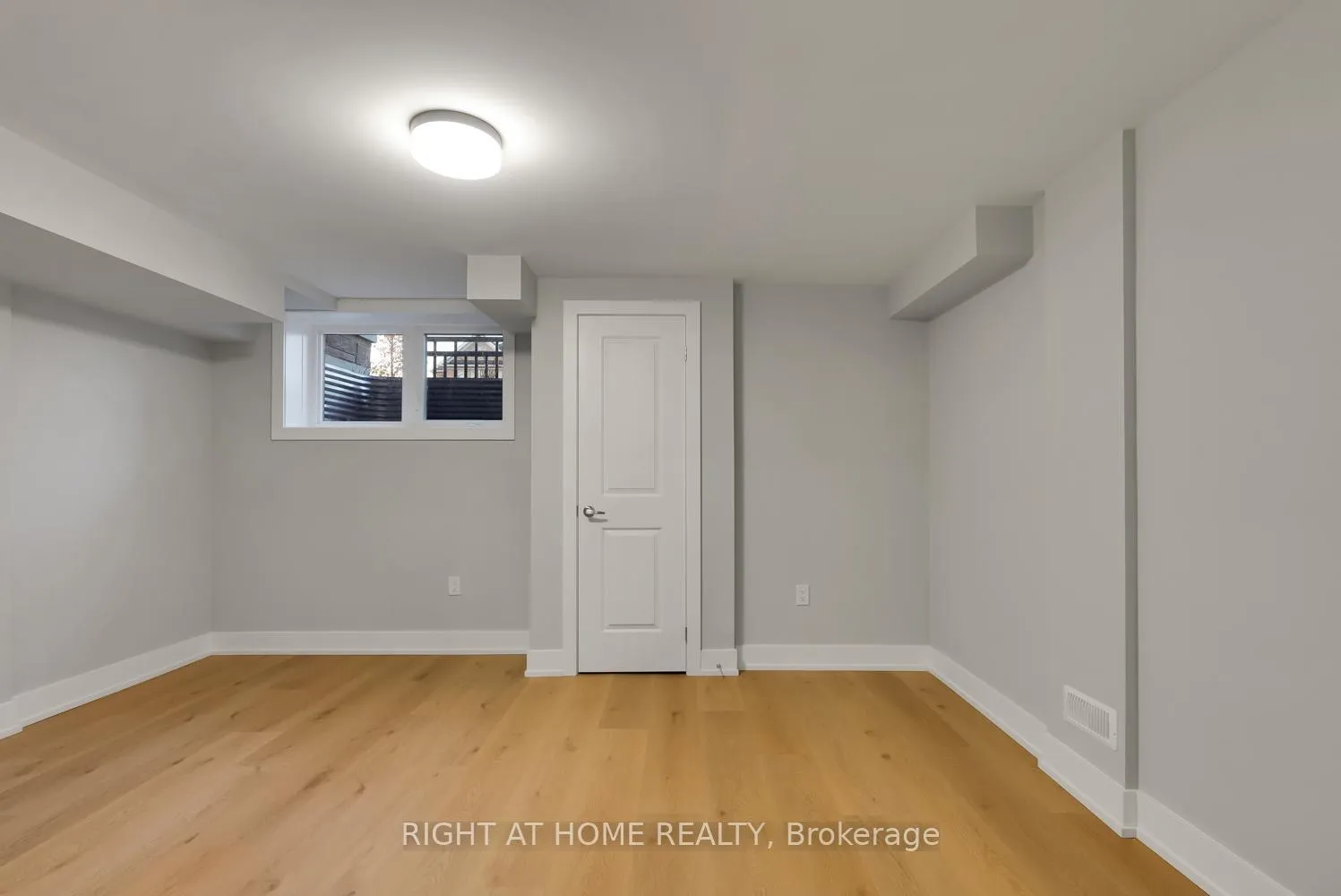 Photo 35 of 39 Assunta Lane, Clarington, Bowmanville — HOMEH