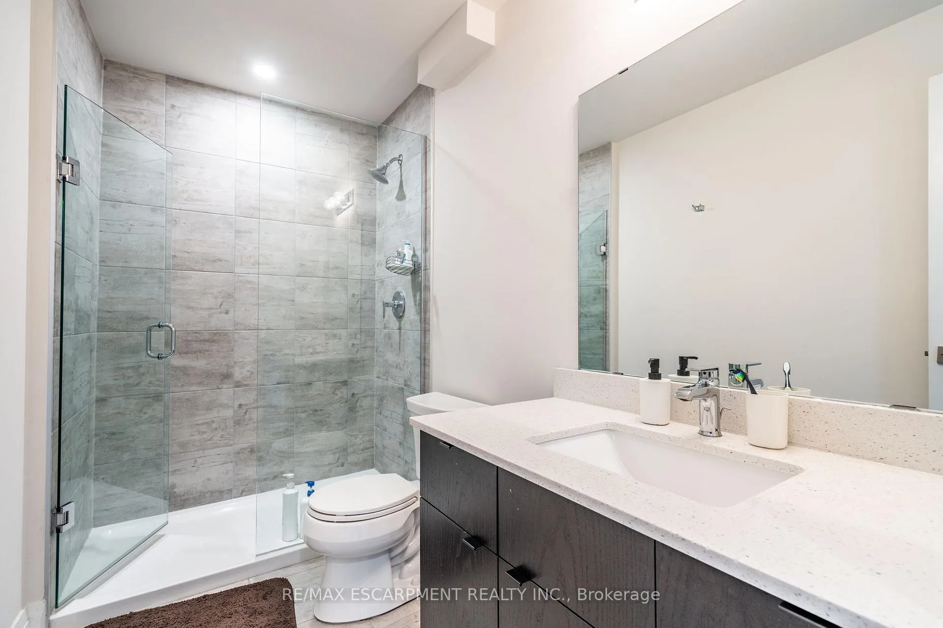 Photo 6 of 3291 Homestead Drive, Hamilton, Mount Hope — HOMEH
