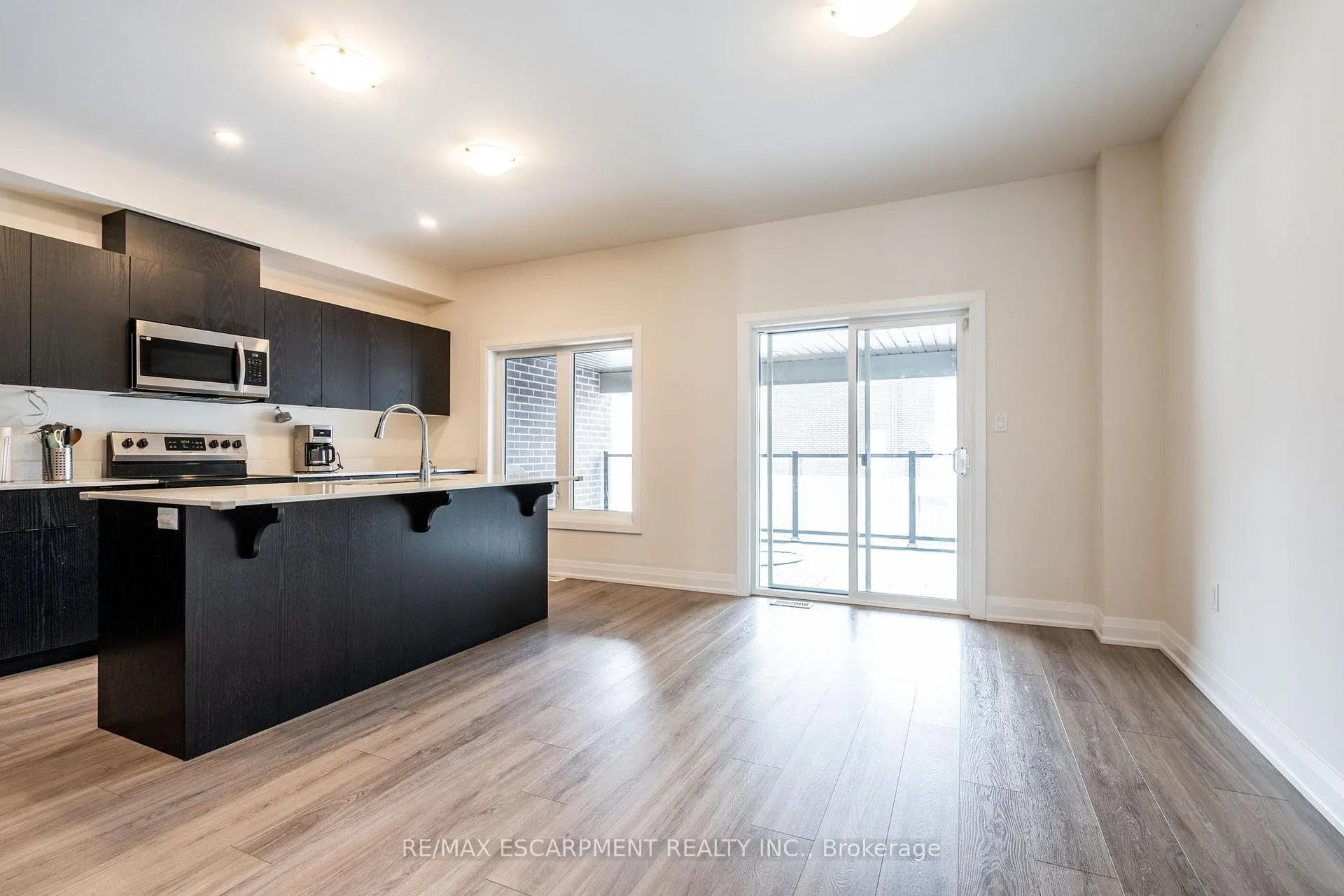 Photo 7 of 3291 Homestead Drive, Hamilton, Mount Hope — HOMEH