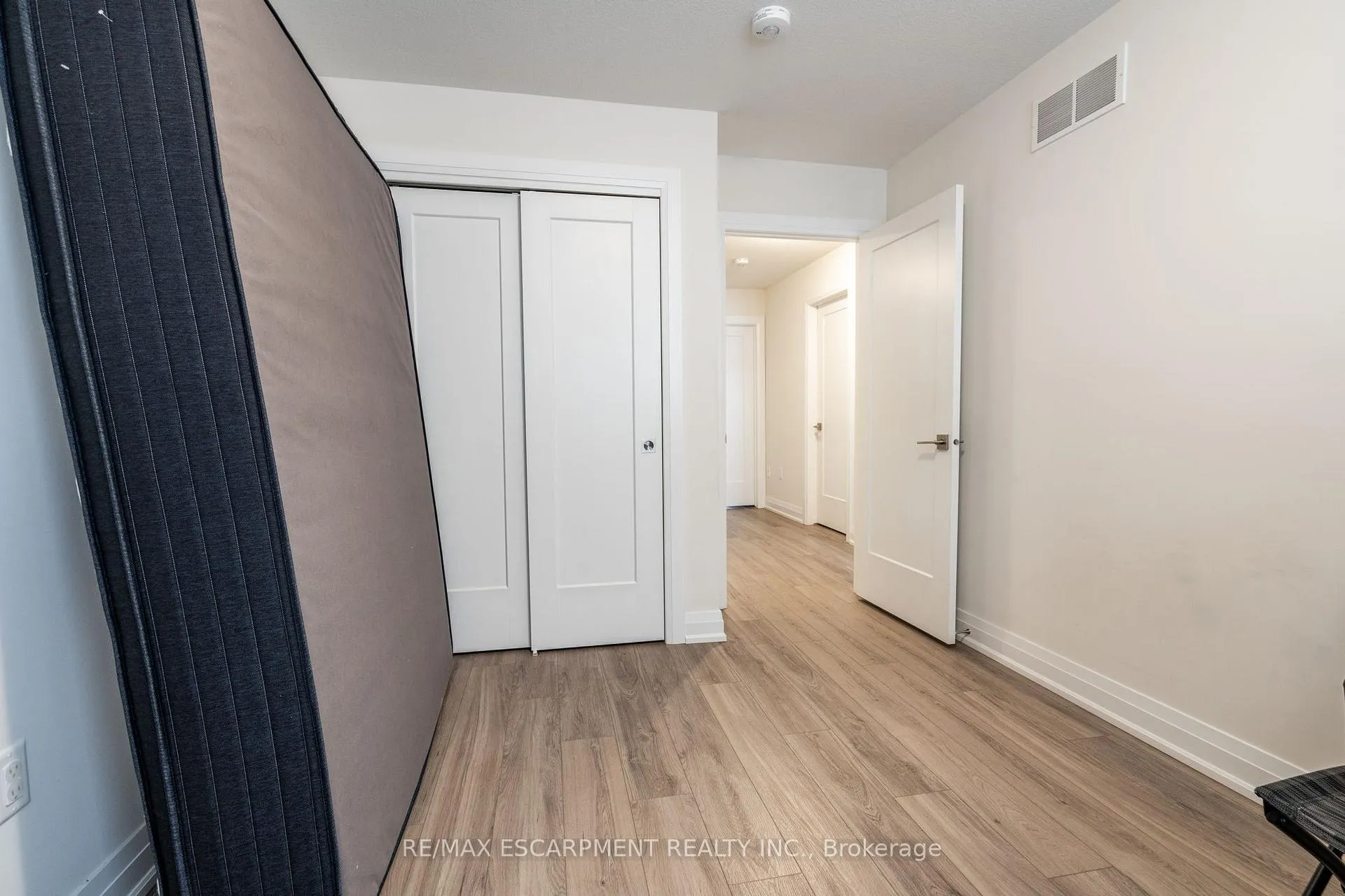 Photo 18 of 3291 Homestead Drive, Hamilton, Mount Hope — HOMEH