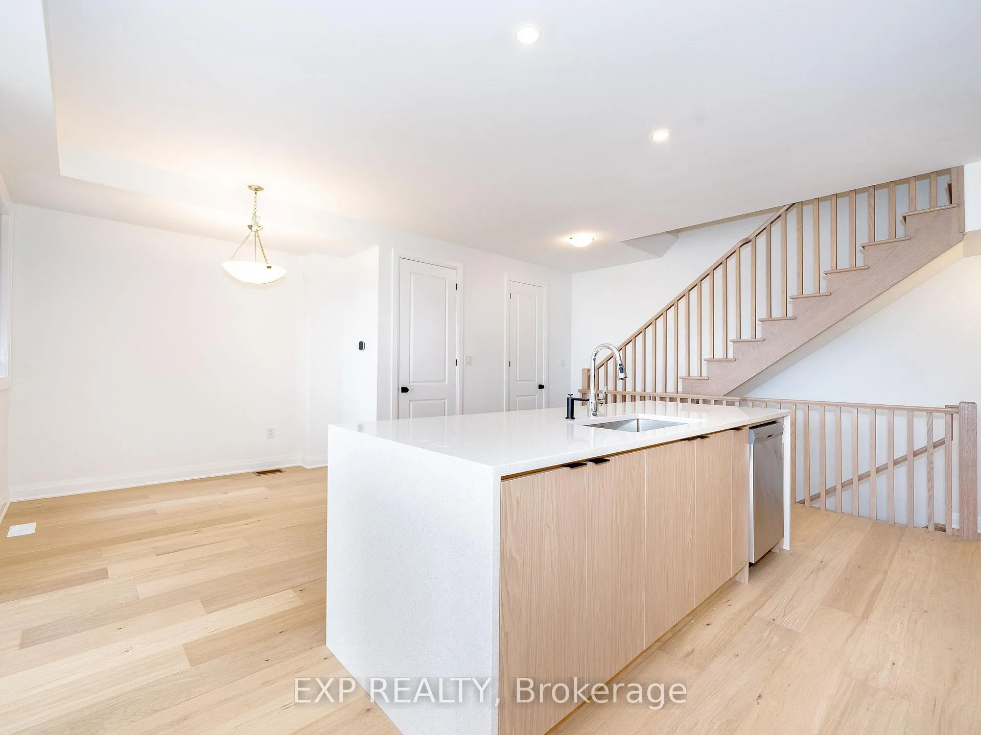 Photo 6 of 46 Azure Drive, Markham, Rural Markham — HOMEH
