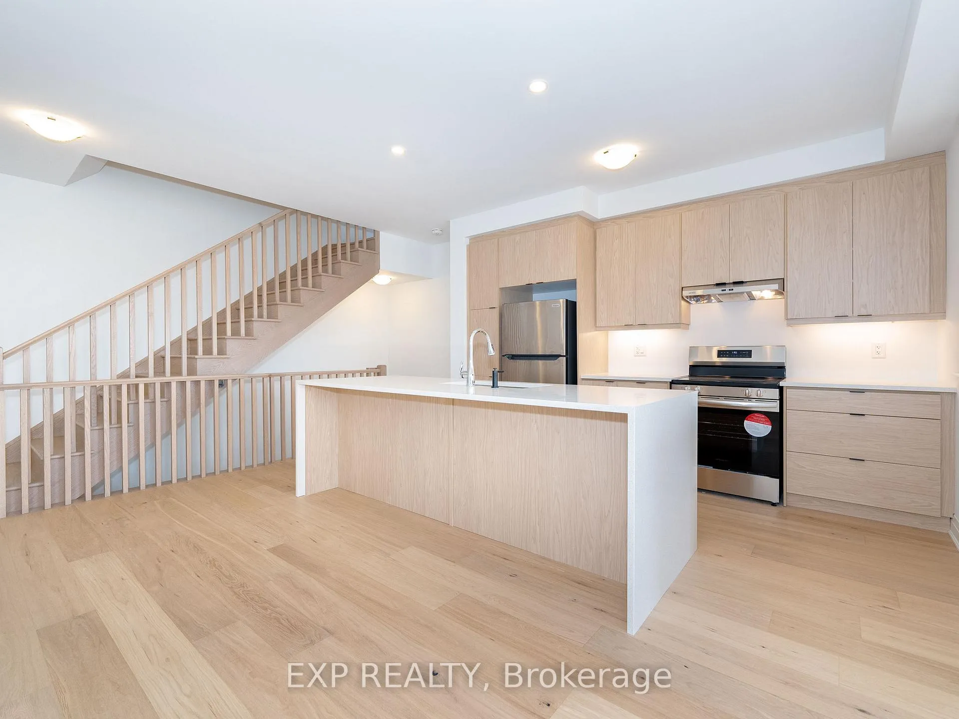 Photo 7 of 46 Azure Drive, Markham, Rural Markham — HOMEH
