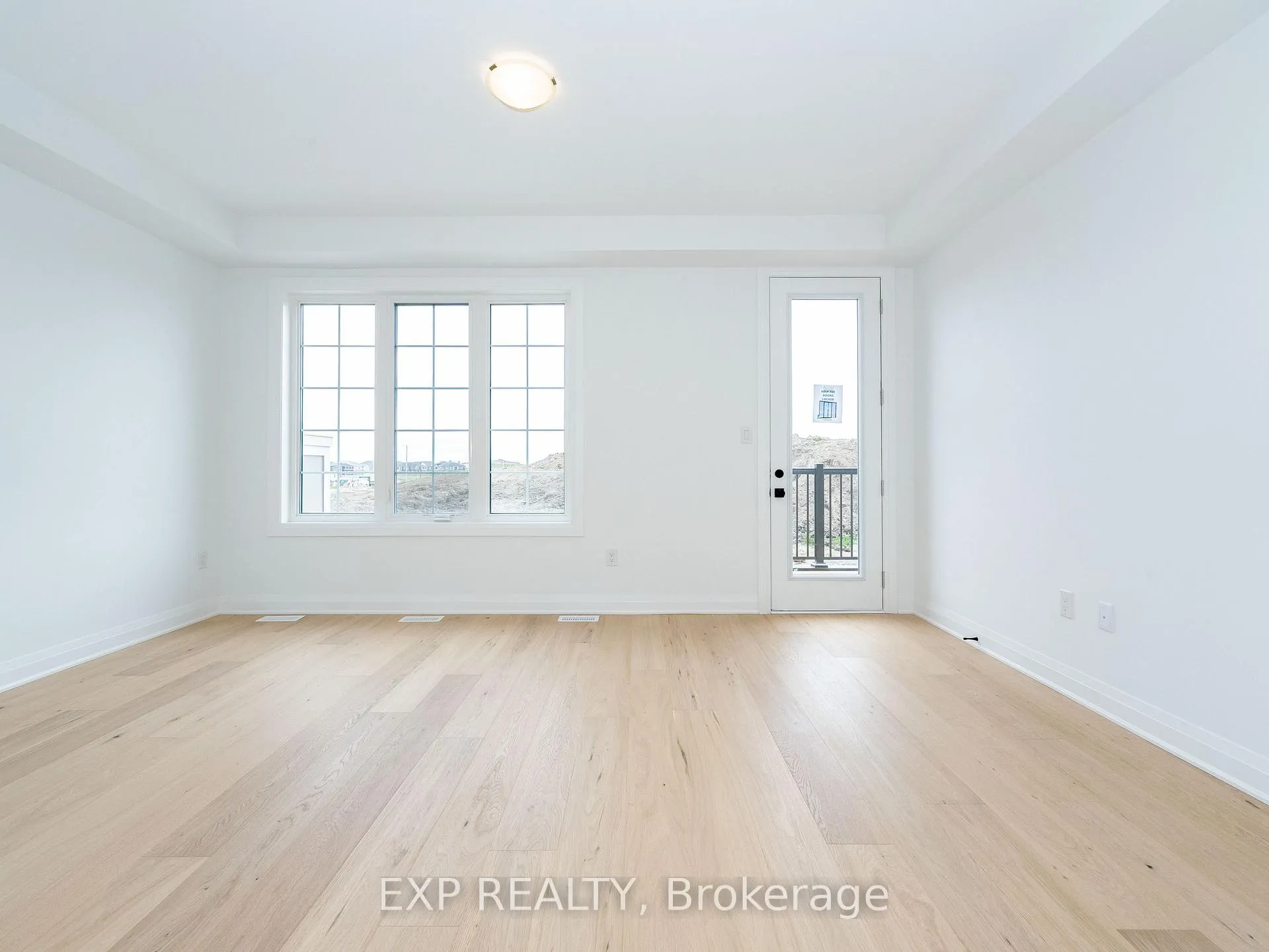 Photo 10 of 46 Azure Drive, Markham, Rural Markham — HOMEH