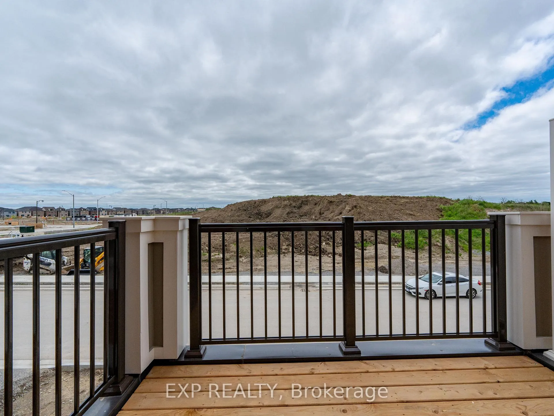 Photo 13 of 46 Azure Drive, Markham, Rural Markham — HOMEH