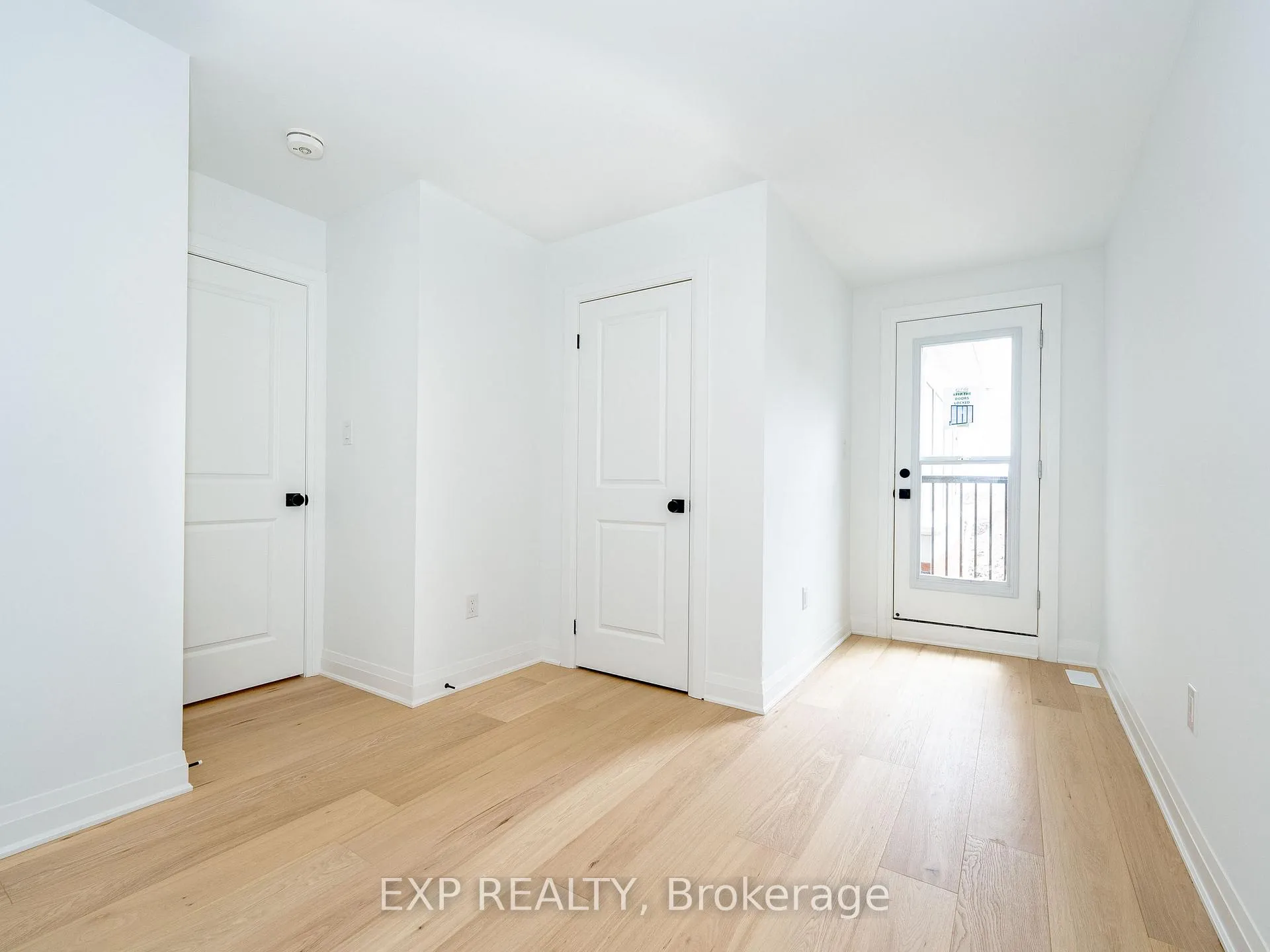 Photo 21 of 46 Azure Drive, Markham, Rural Markham — HOMEH