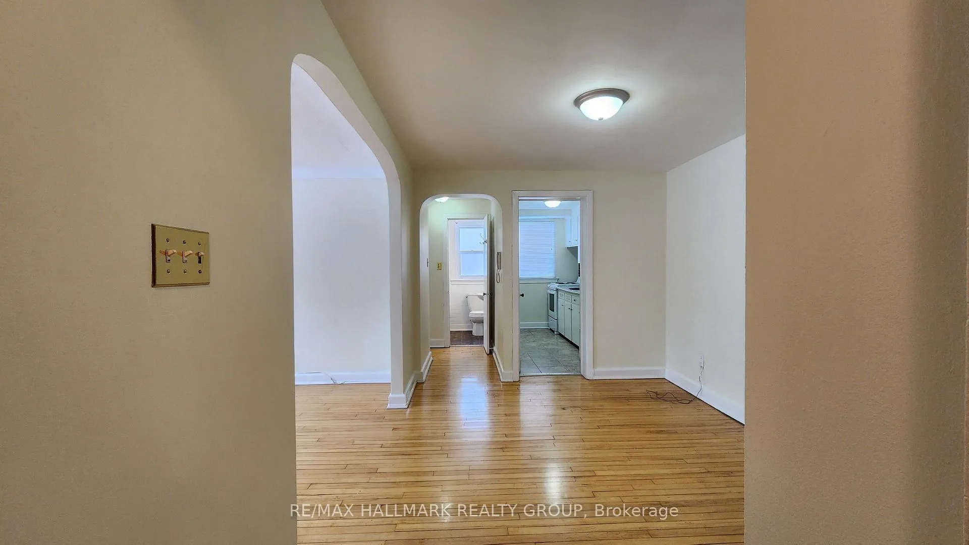Photo 2 of Unit 2, 33 Commanda Way, Ottawa, Lindenlea — HOMEH