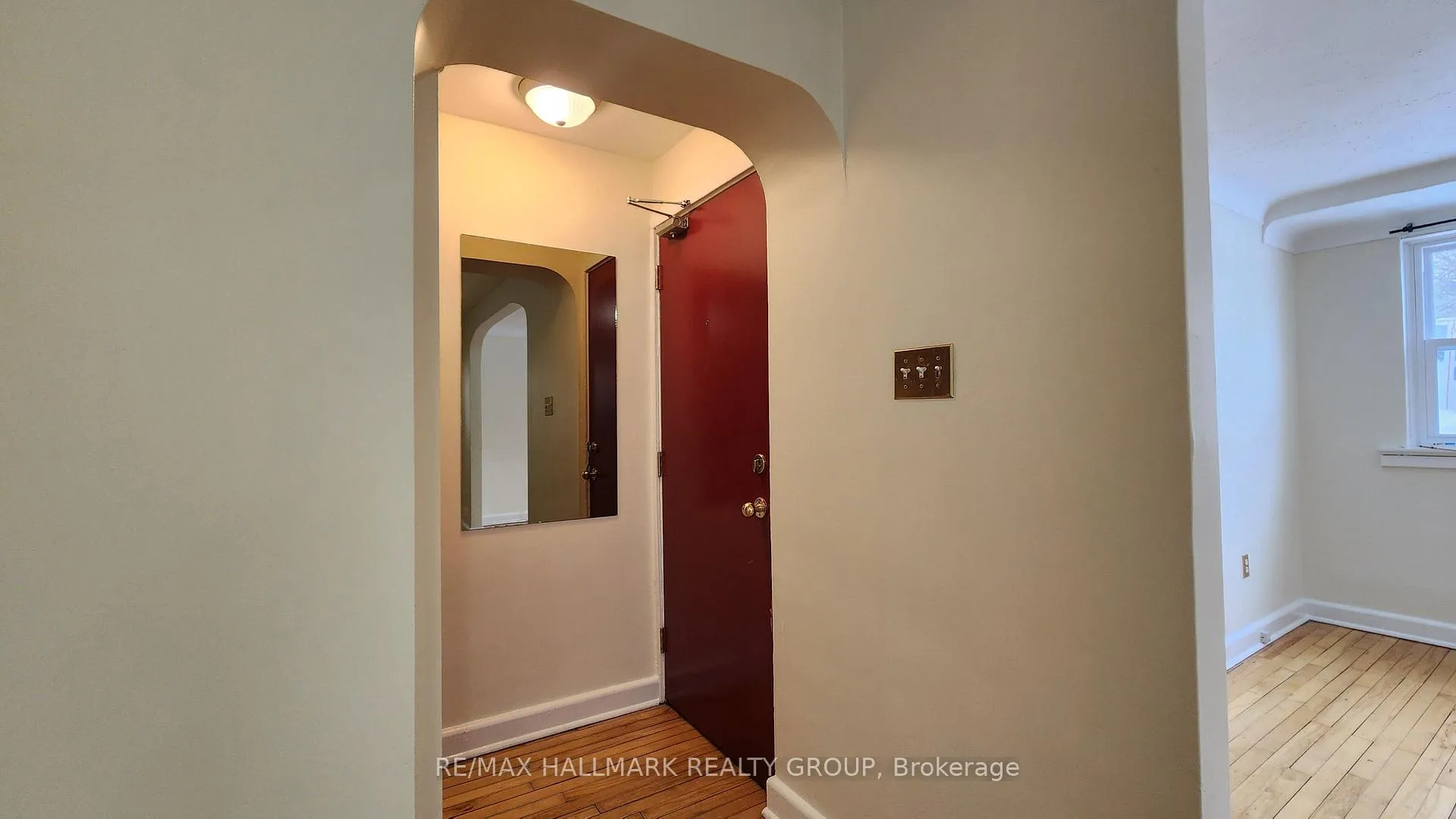 Photo 3 of Unit 2, 33 Commanda Way, Ottawa, Lindenlea — HOMEH