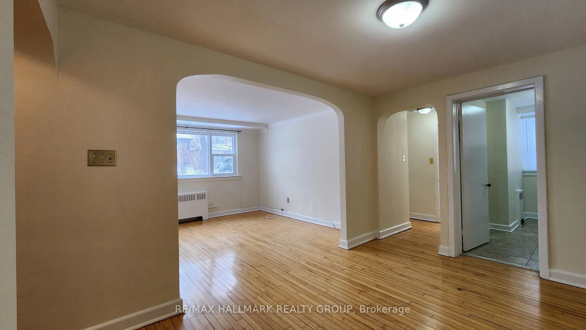 Photo 4 of Unit 2, 33 Commanda Way, Ottawa, Lindenlea — HOMEH