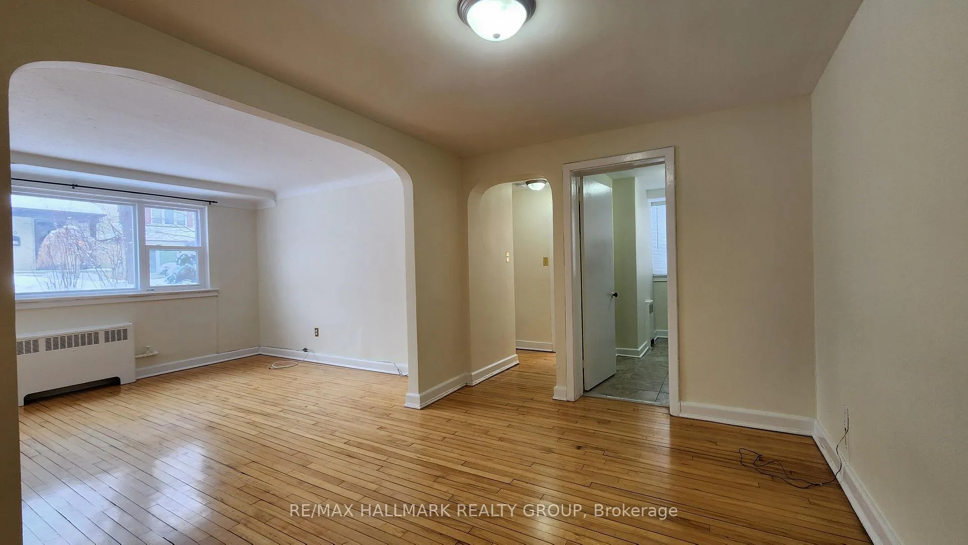 Photo 5 of Unit 2, 33 Commanda Way, Ottawa, Lindenlea — HOMEH