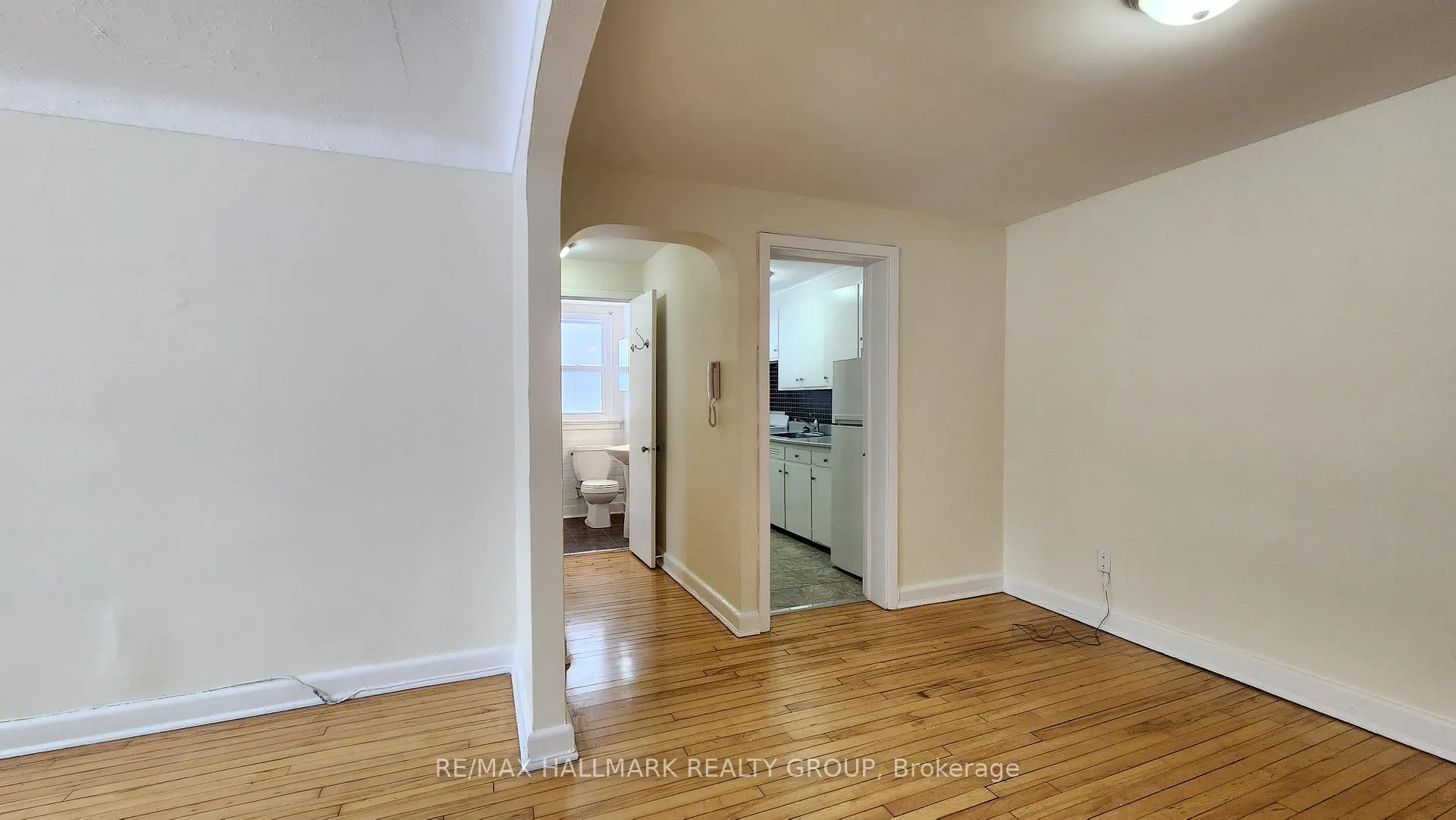 Photo 10 of Unit 2, 33 Commanda Way, Ottawa, Lindenlea — HOMEH