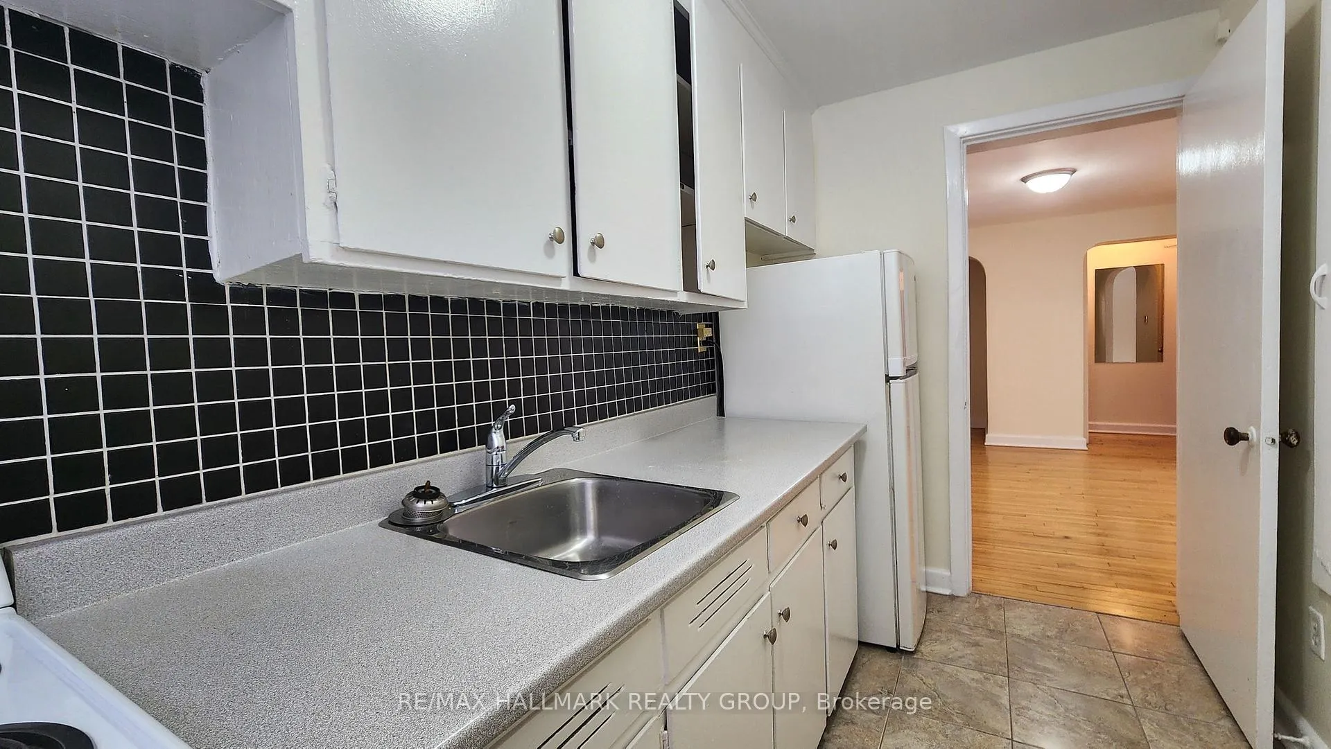 Photo 14 of Unit 2, 33 Commanda Way, Ottawa, Lindenlea — HOMEH