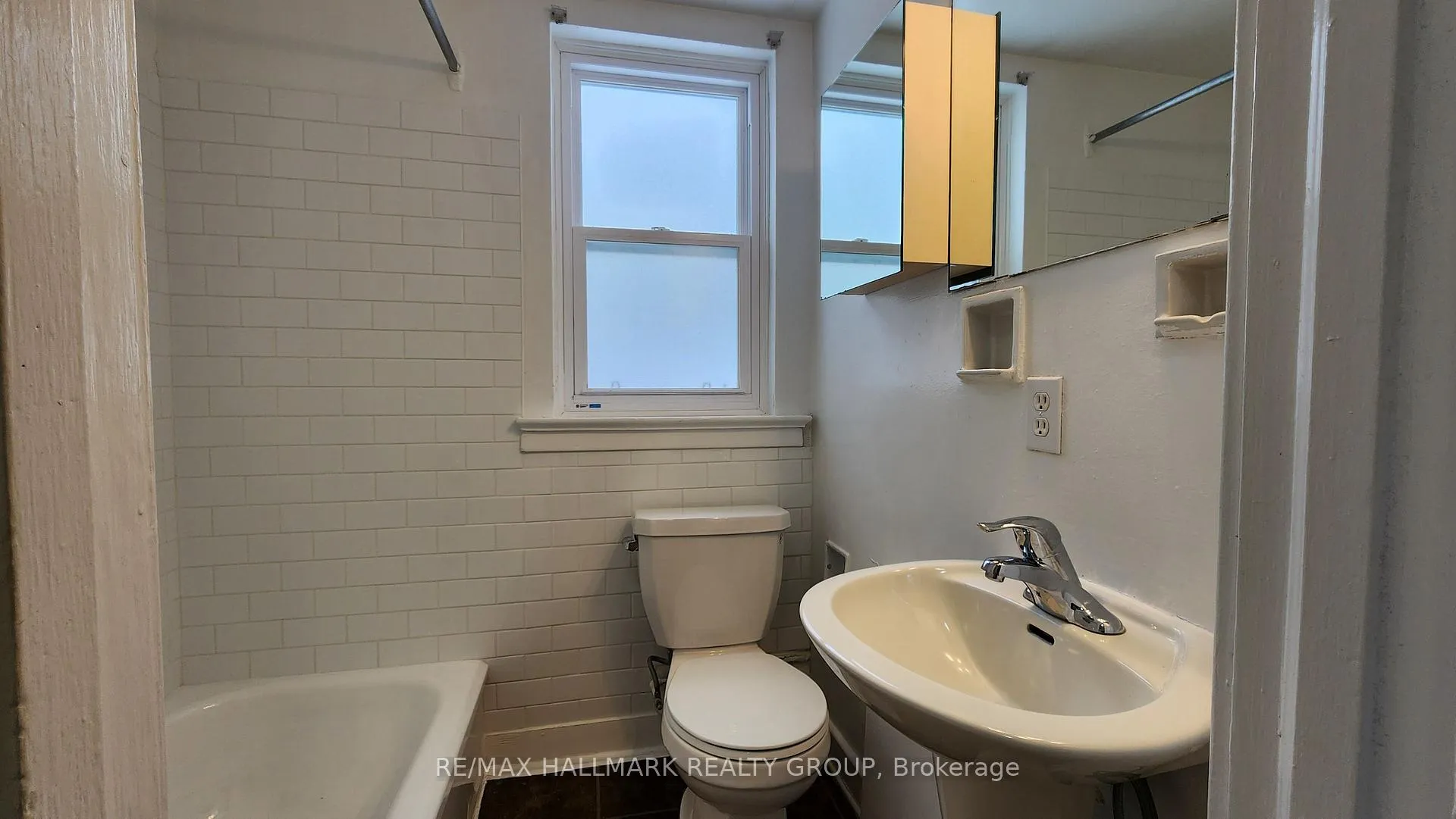 Photo 18 of Unit 2, 33 Commanda Way, Ottawa, Lindenlea — HOMEH