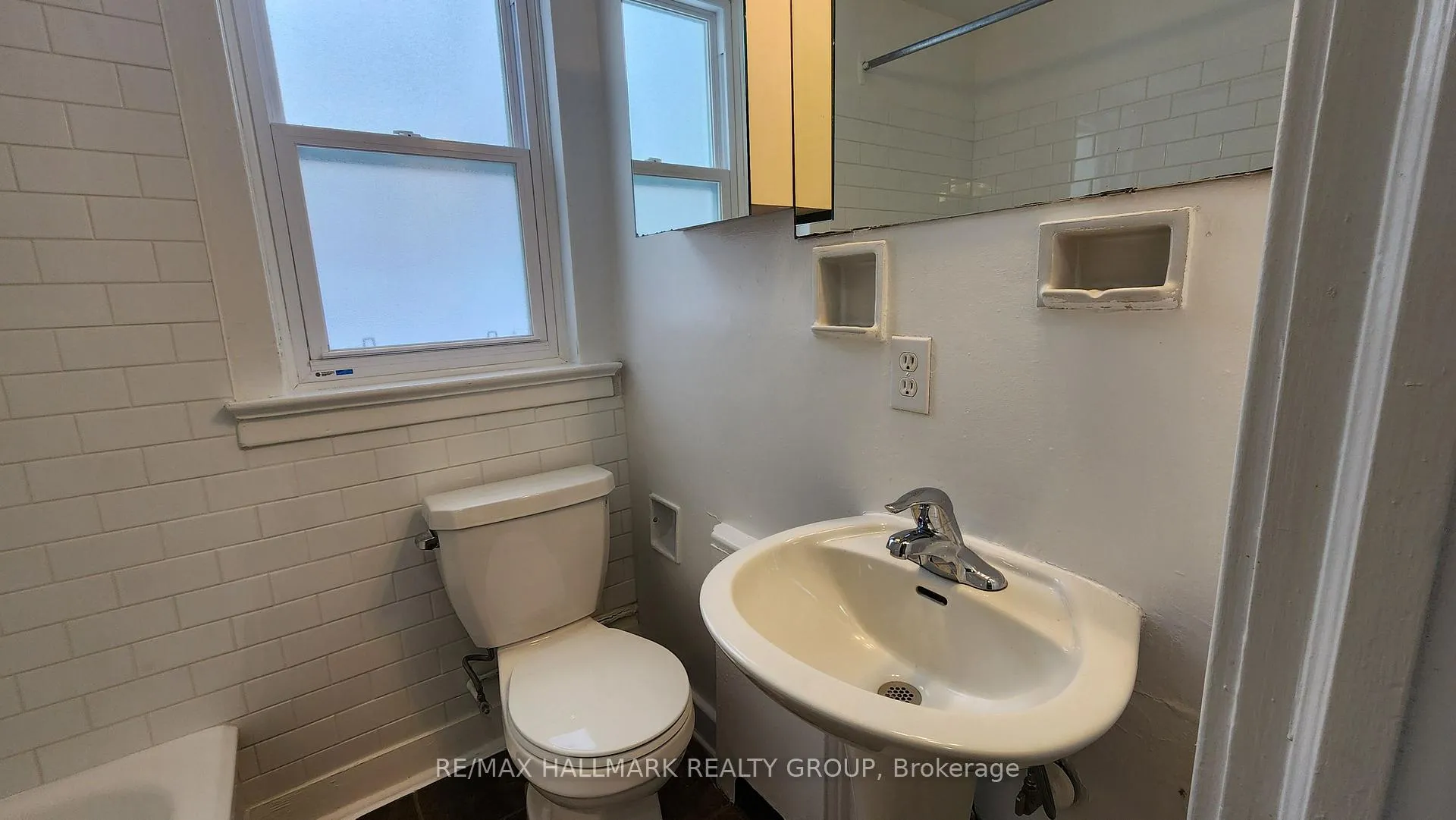 Photo 20 of Unit 2, 33 Commanda Way, Ottawa, Lindenlea — HOMEH
