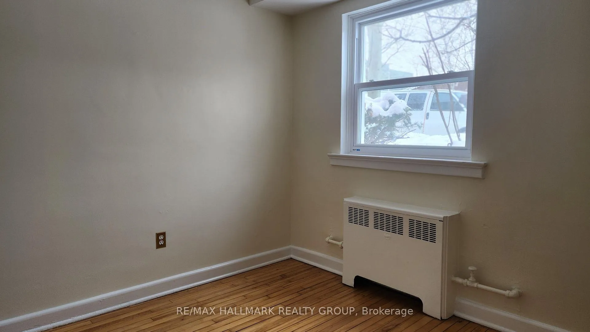 Photo 23 of Unit 2, 33 Commanda Way, Ottawa, Lindenlea — HOMEH