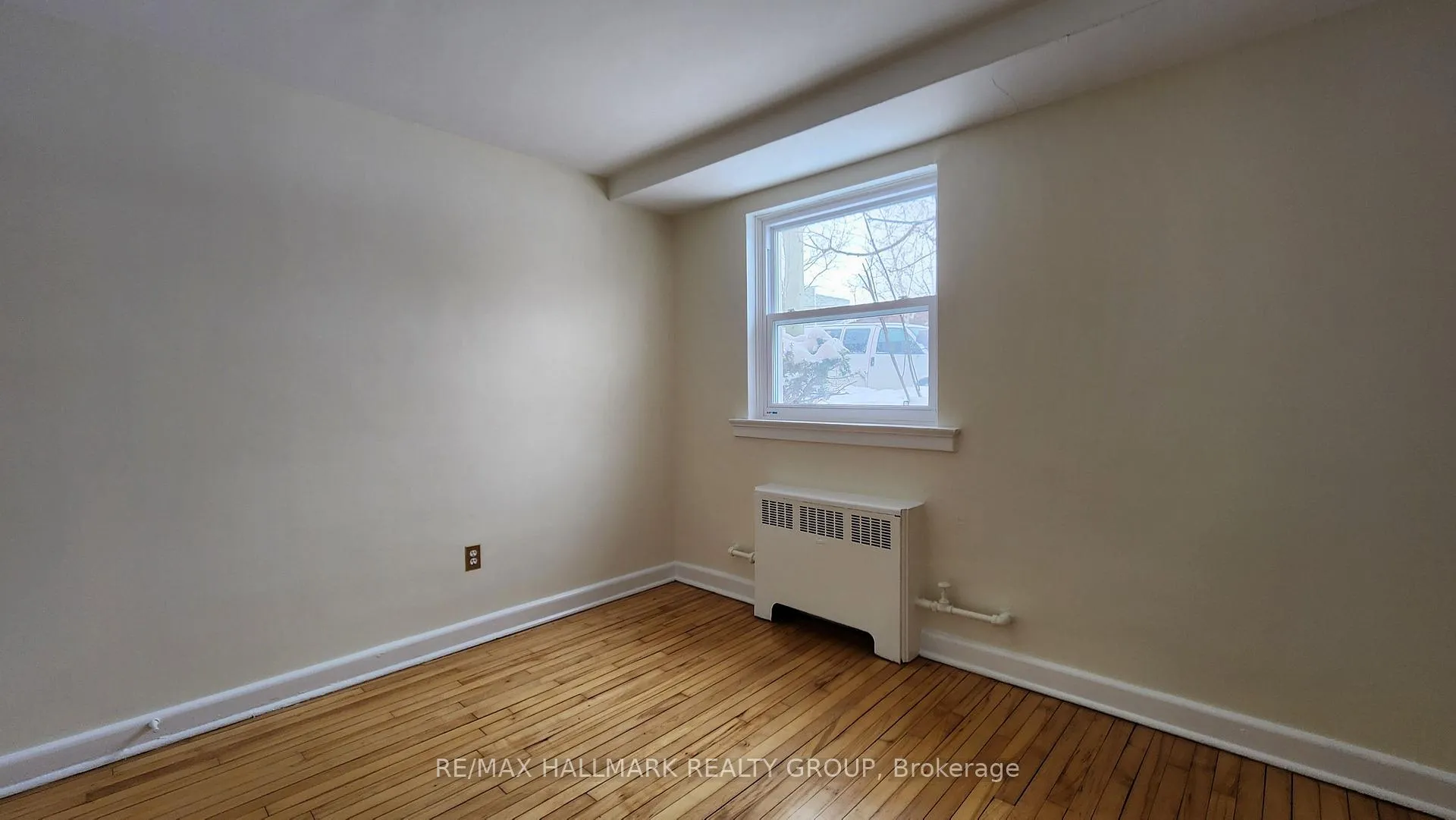Photo 25 of Unit 2, 33 Commanda Way, Ottawa, Lindenlea — HOMEH