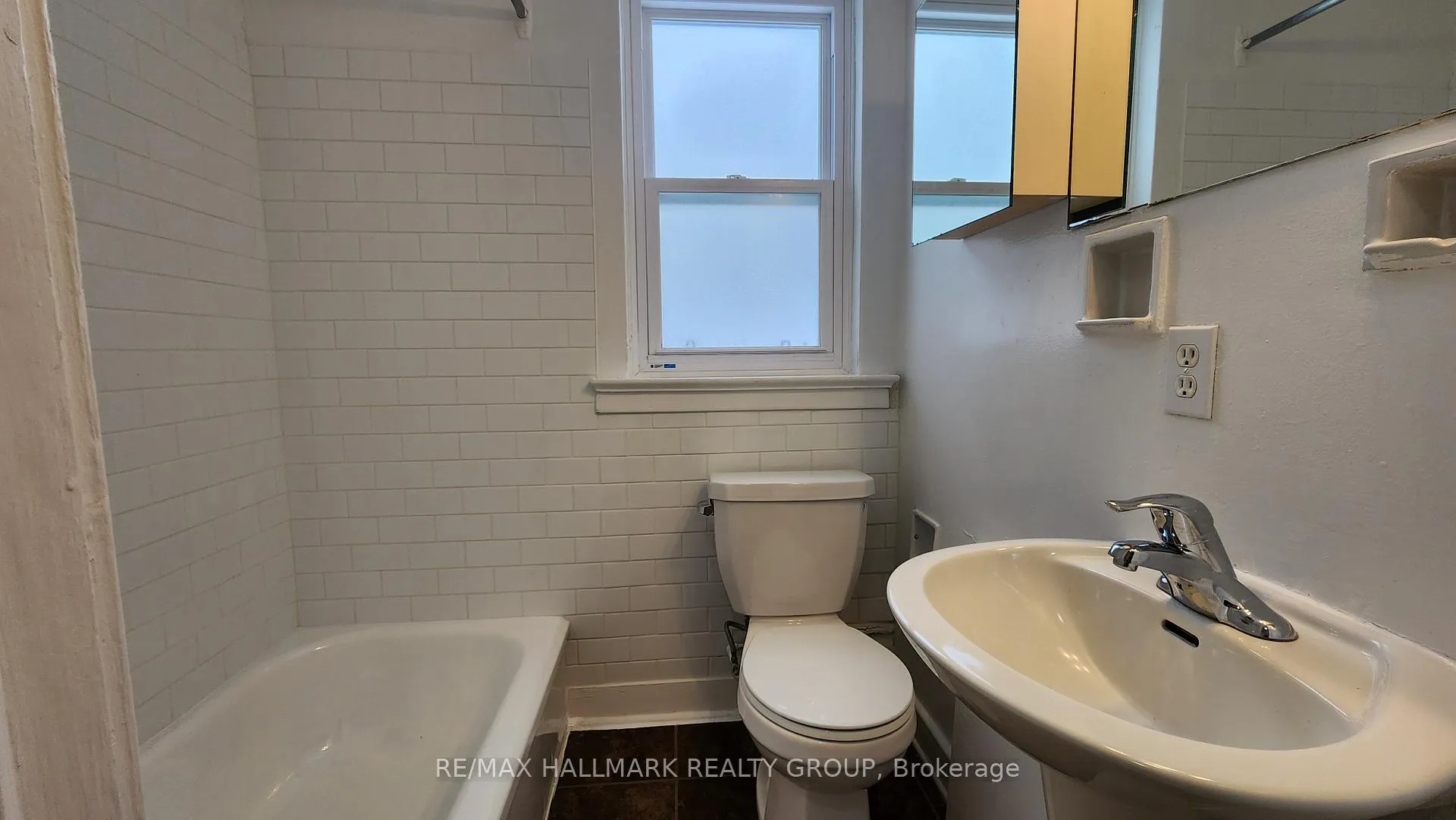 Photo 27 of Unit 2, 33 Commanda Way, Ottawa, Lindenlea — HOMEH