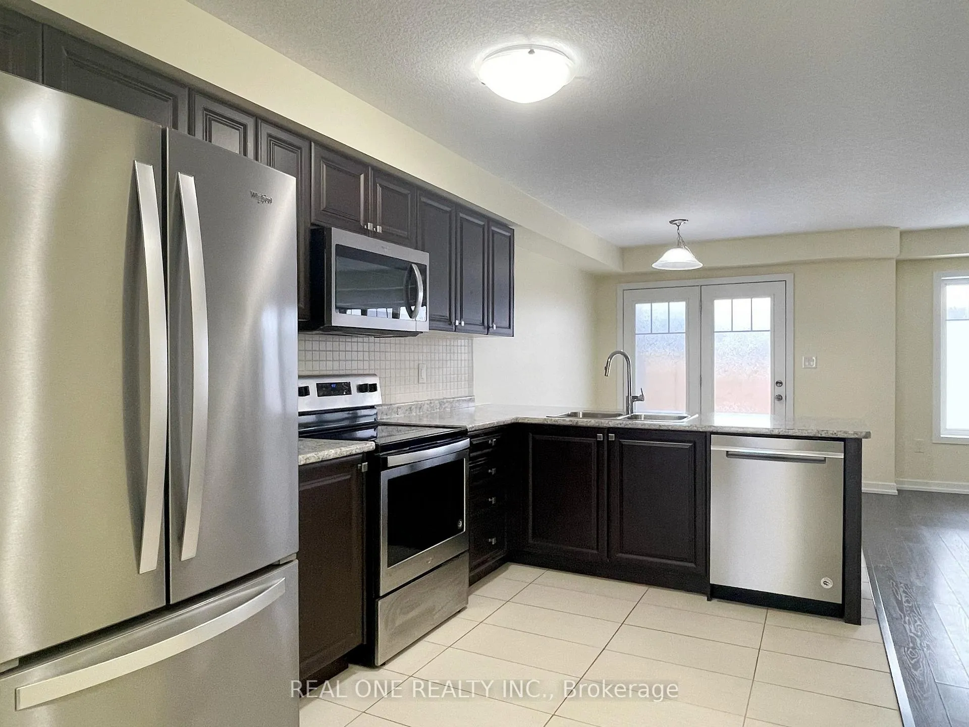 Photo 5 of 7 Hedges Crescent, Hamilton, Stoney Creek Mountain — HOMEH