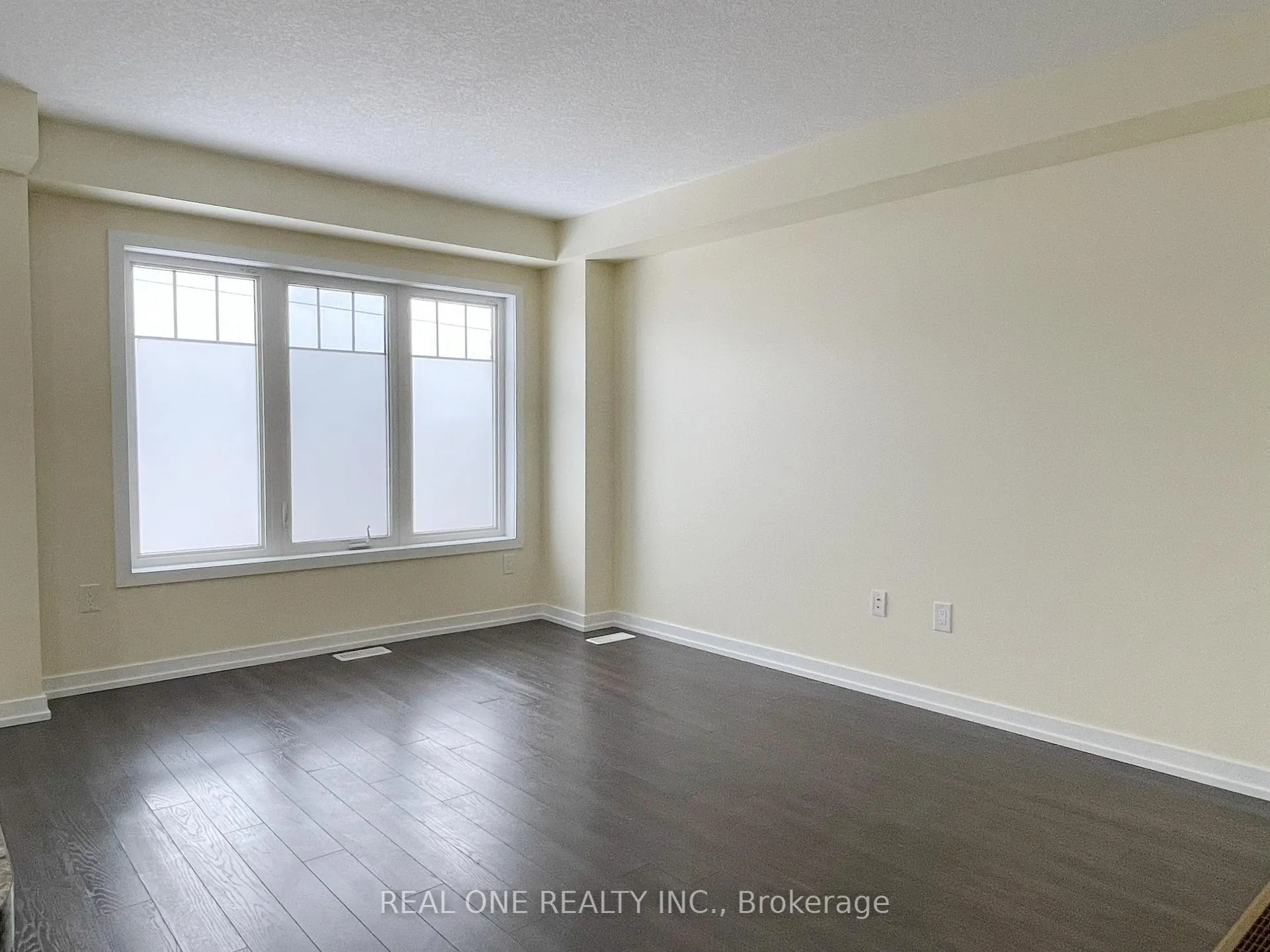 Photo 9 of 7 Hedges Crescent, Hamilton, Stoney Creek Mountain — HOMEH