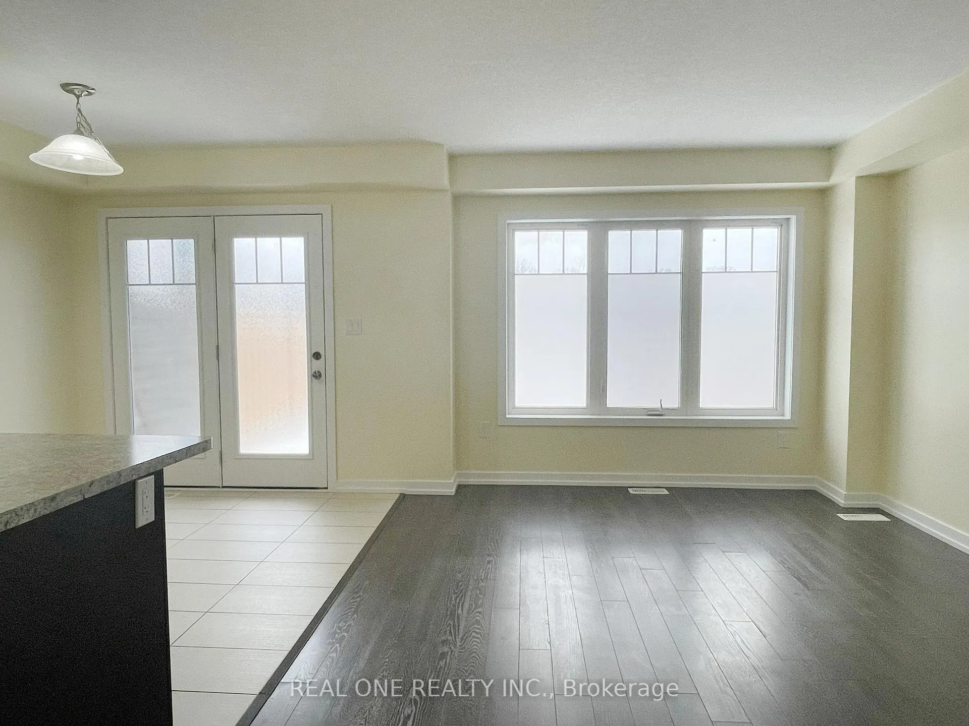 Photo 11 of 7 Hedges Crescent, Hamilton, Stoney Creek Mountain — HOMEH