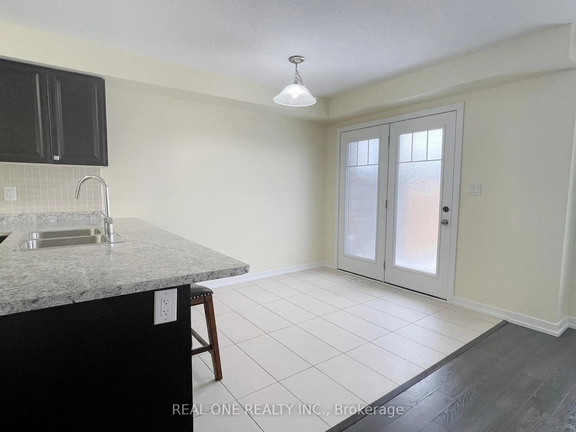 Photo 13 of 7 Hedges Crescent, Hamilton, Stoney Creek Mountain — HOMEH