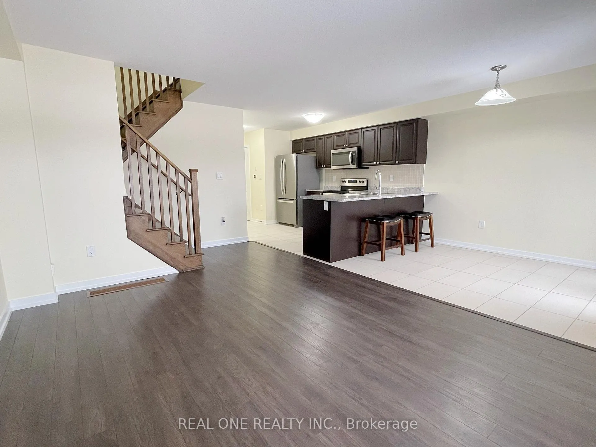 Photo 14 of 7 Hedges Crescent, Hamilton, Stoney Creek Mountain — HOMEH