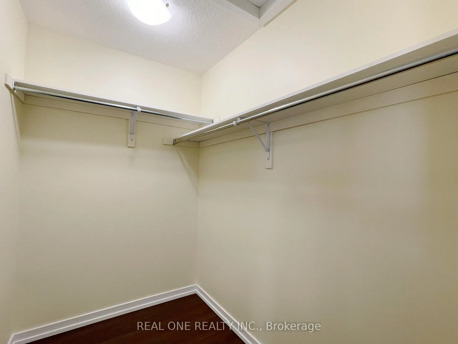 Photo 21 of 7 Hedges Crescent, Hamilton, Stoney Creek Mountain — HOMEH