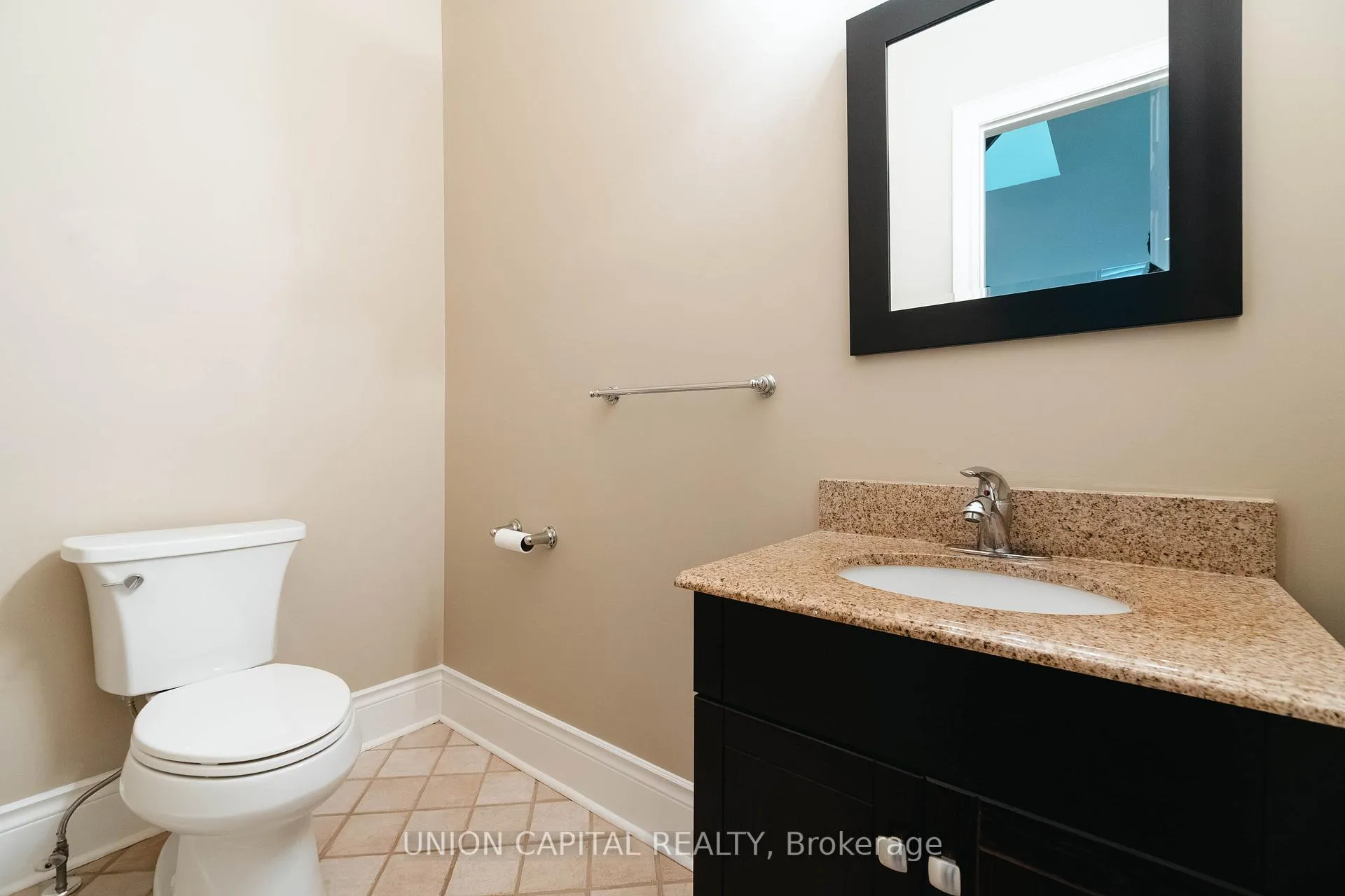 Photo 14 of 110 Pond Drive, Markham, Commerce Valley — HOMEH