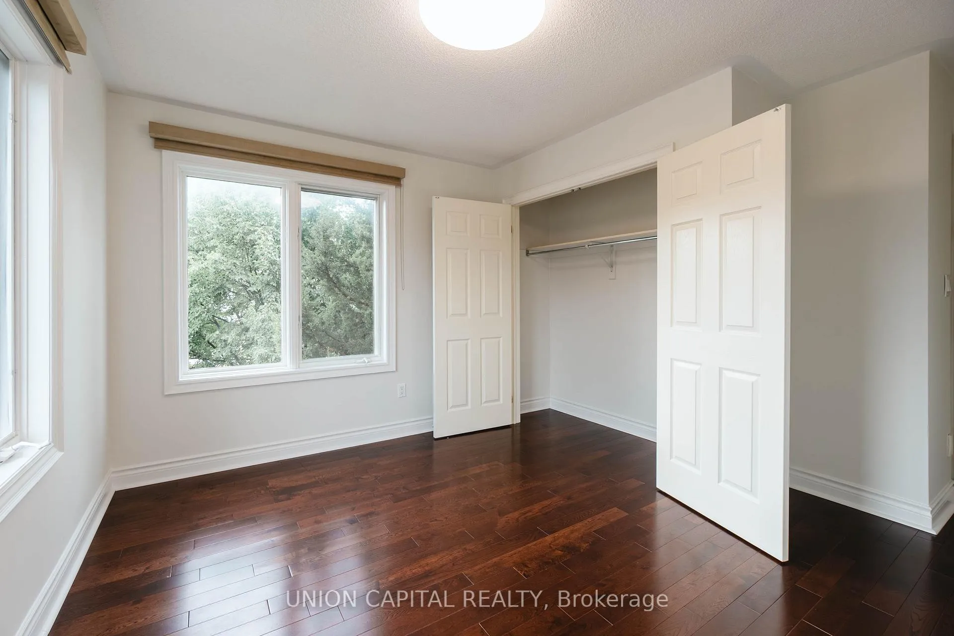 Photo 16 of 110 Pond Drive, Markham, Commerce Valley — HOMEH
