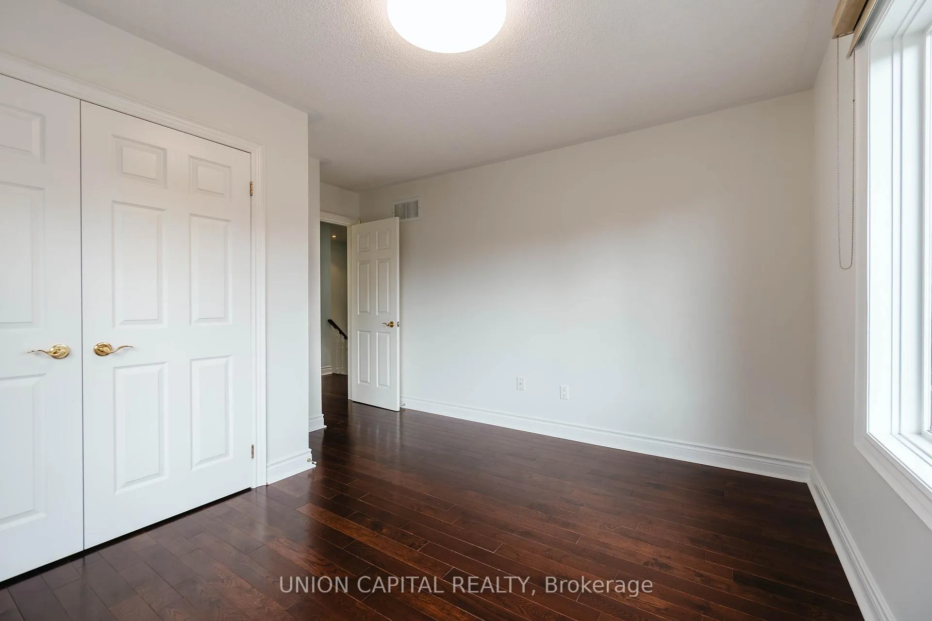Photo 17 of 110 Pond Drive, Markham, Commerce Valley — HOMEH