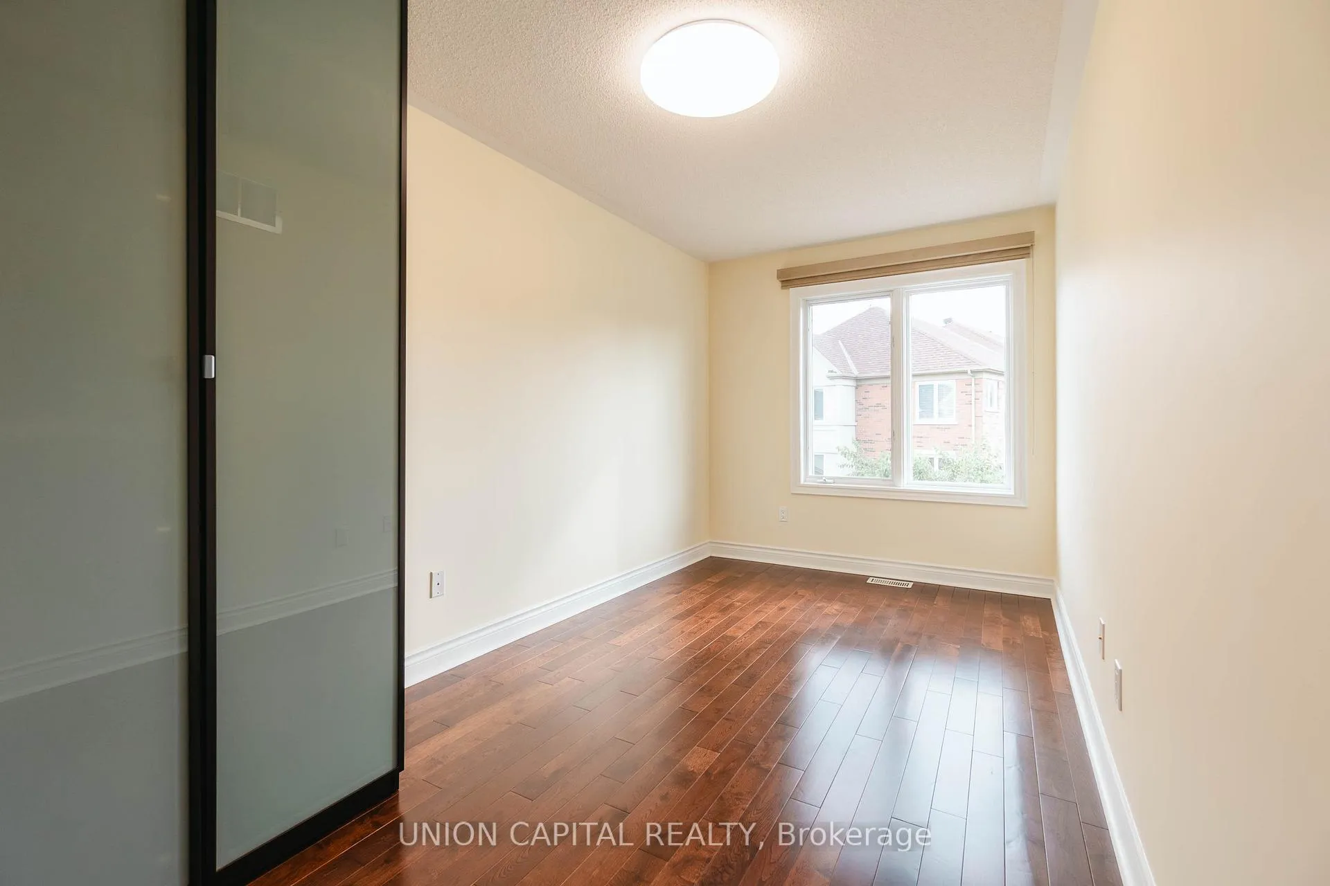 Photo 19 of 110 Pond Drive, Markham, Commerce Valley — HOMEH