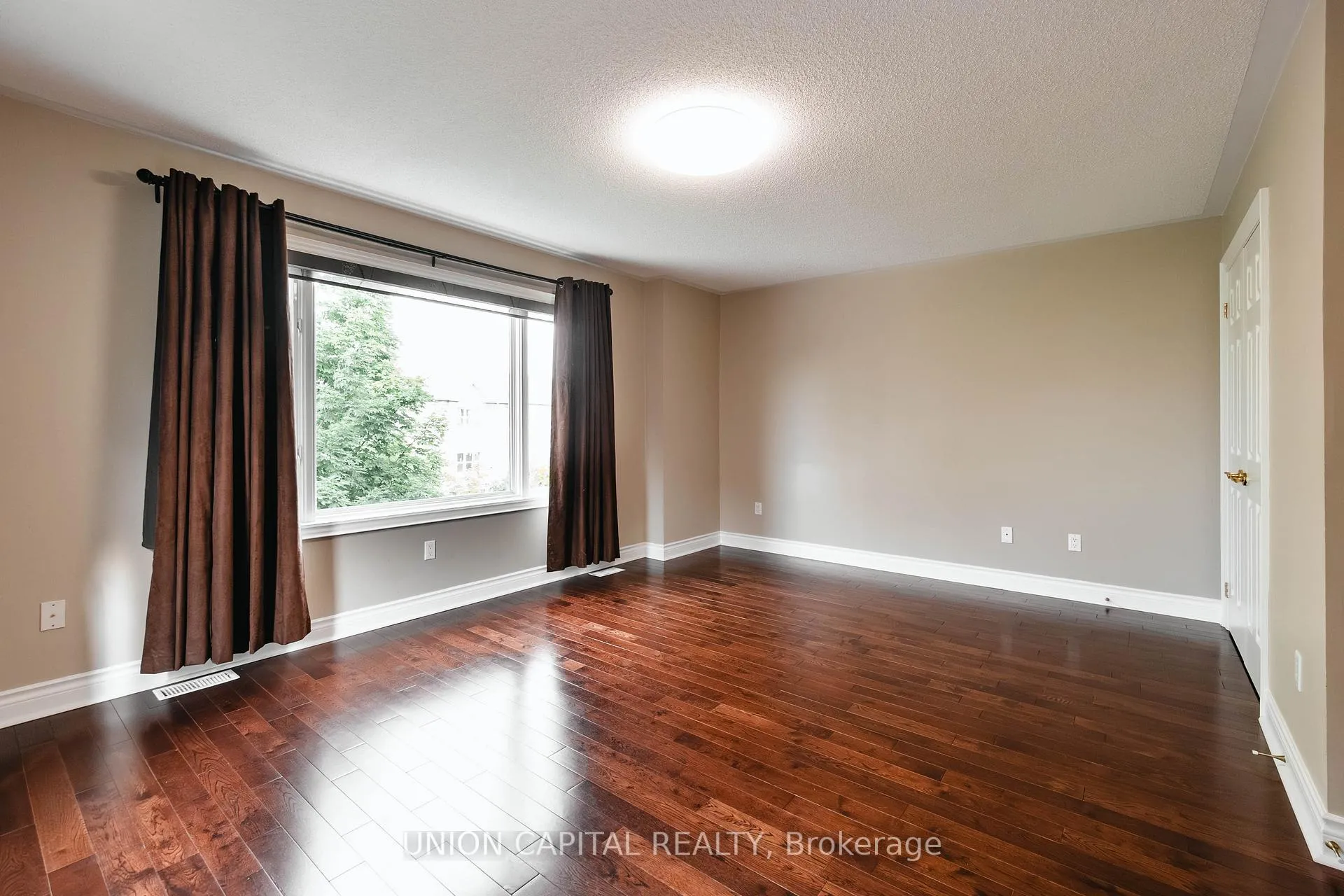 Photo 22 of 110 Pond Drive, Markham, Commerce Valley — HOMEH