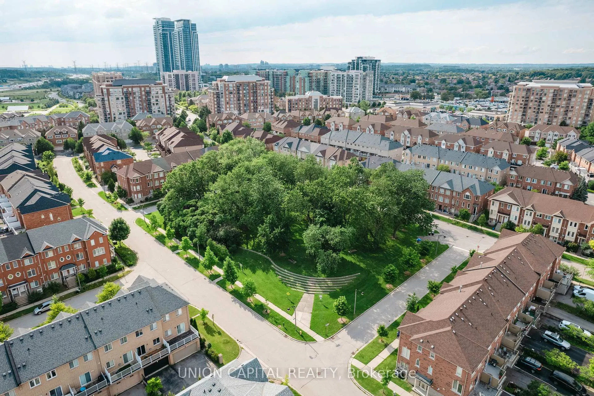 Photo 28 of 110 Pond Drive, Markham, Commerce Valley — HOMEH