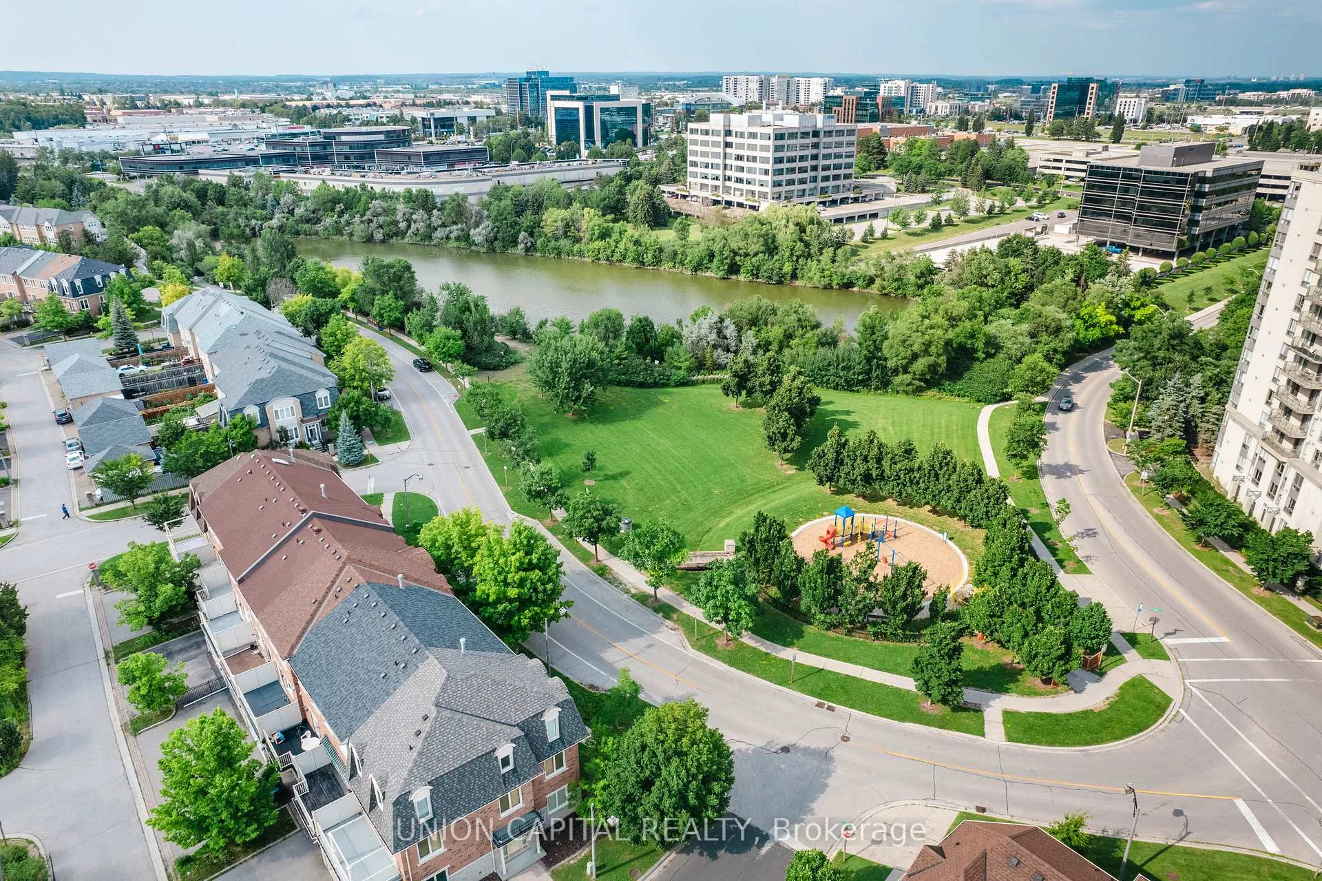 Photo 29 of 110 Pond Drive, Markham, Commerce Valley — HOMEH