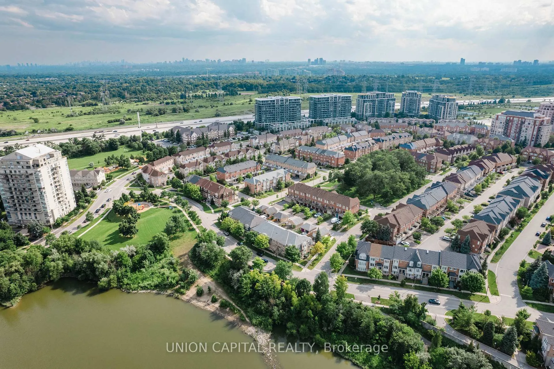 Photo 31 of 110 Pond Drive, Markham, Commerce Valley — HOMEH