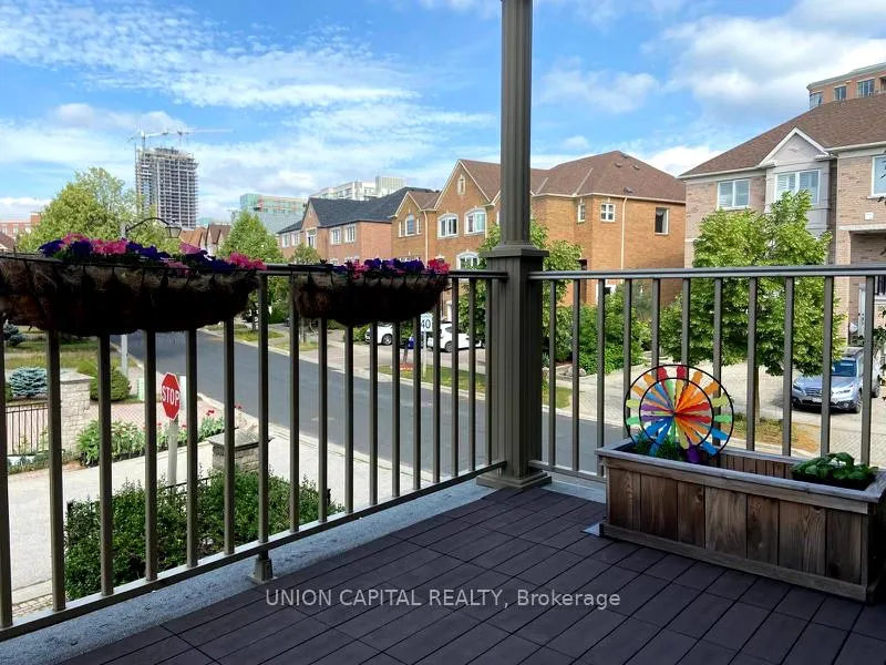 Photo 35 of 110 Pond Drive, Markham, Commerce Valley — HOMEH