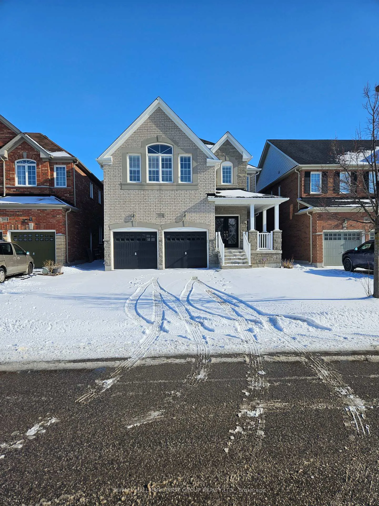 Photo 2 of 1999 Queensbury Drive, Oshawa, Taunton — HOMEH