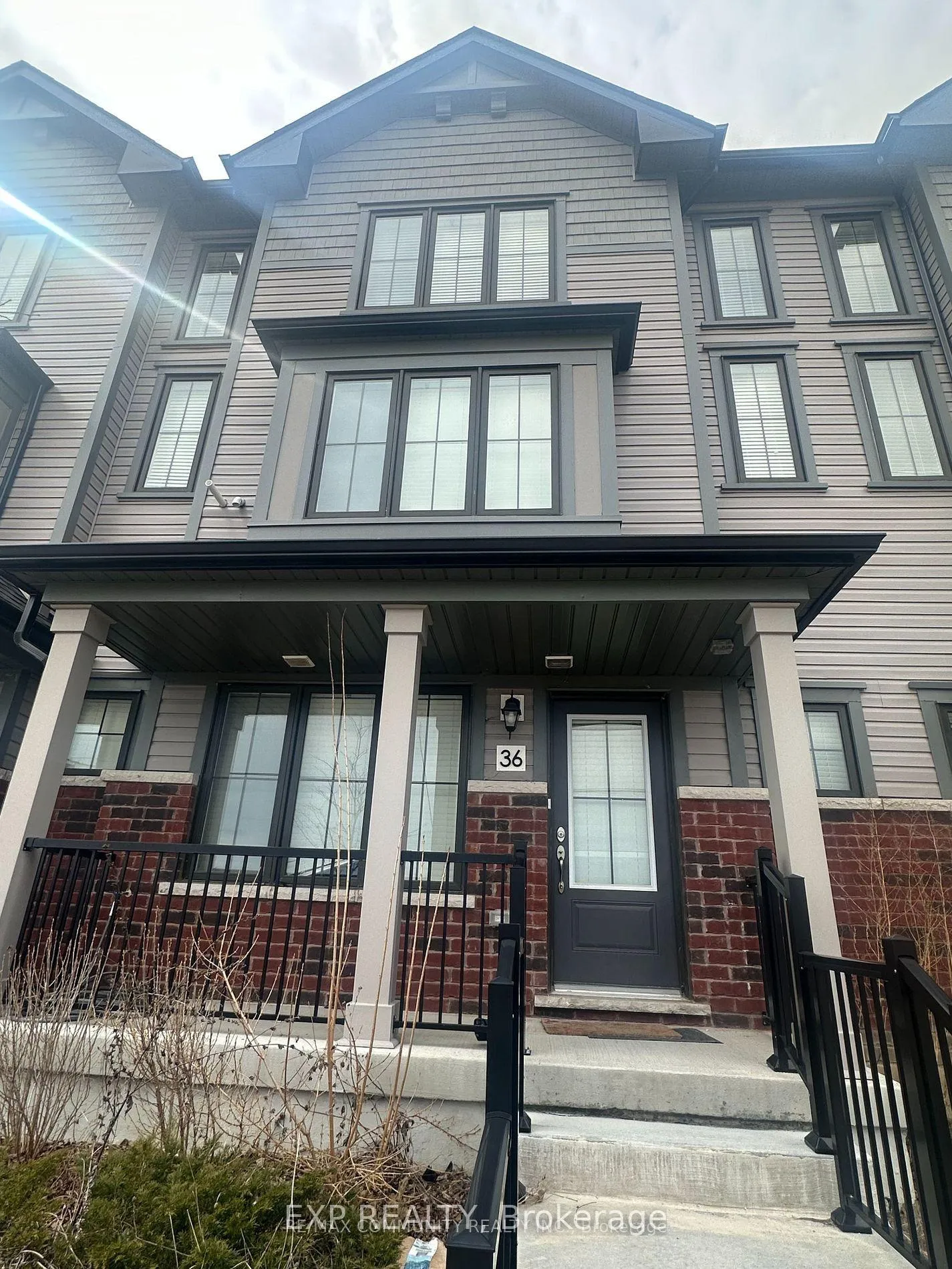 Photo 3 of 36 Jerome Way, Clarington, Bowmanville — HOMEH