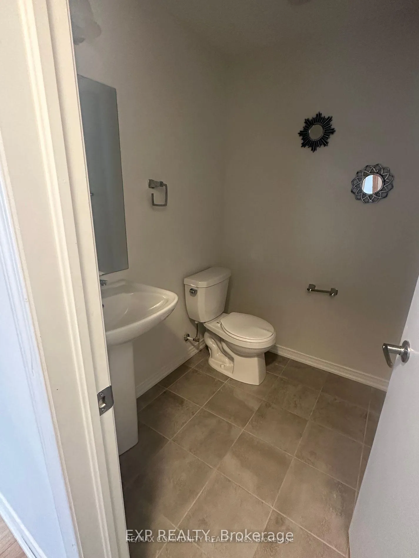 Photo 6 of 36 Jerome Way, Clarington, Bowmanville — HOMEH