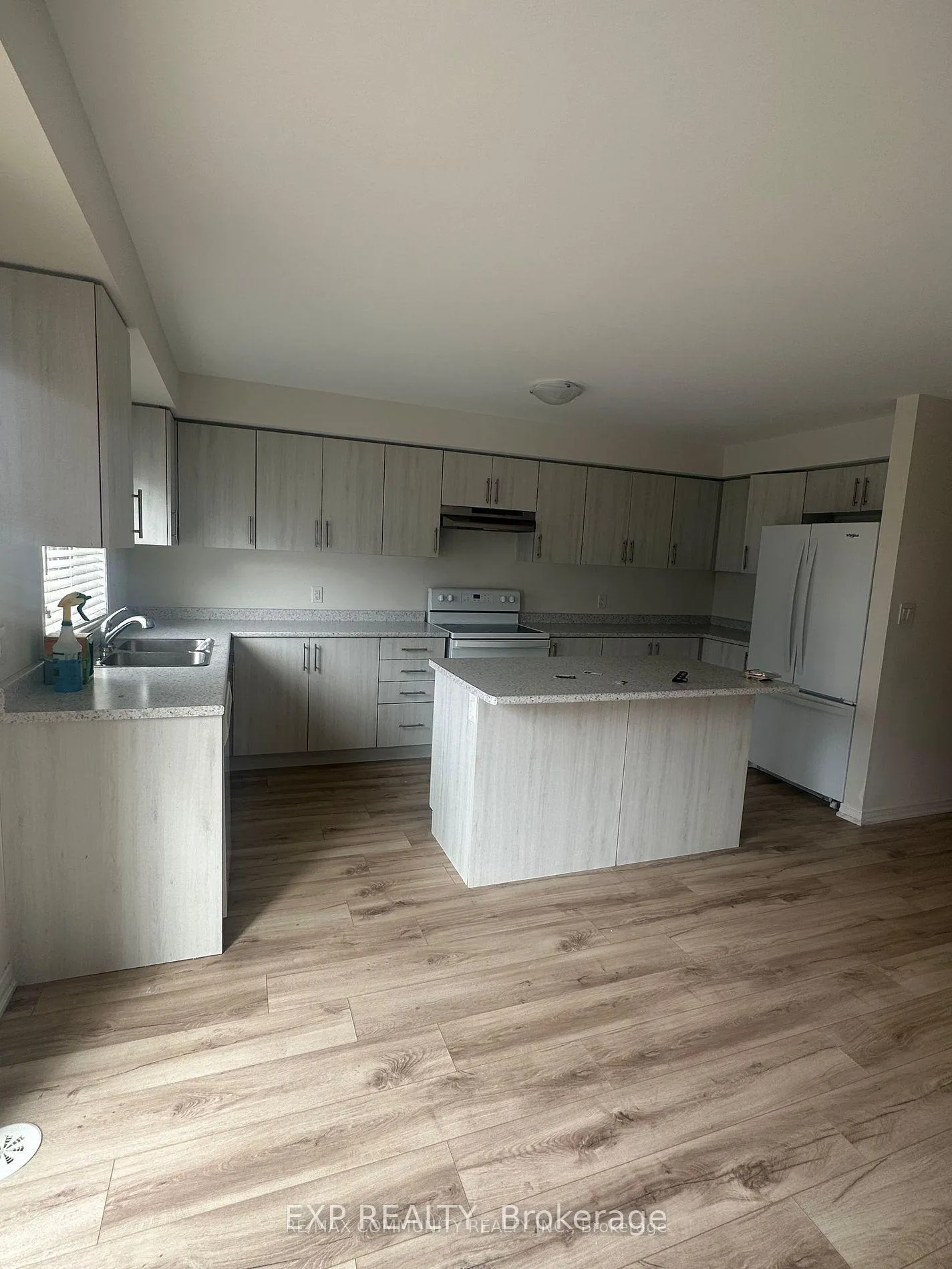 Photo 7 of 36 Jerome Way, Clarington, Bowmanville — HOMEH