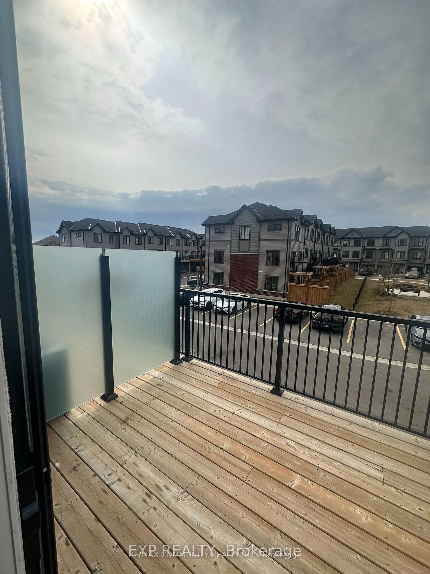 Photo 9 of 36 Jerome Way, Clarington, Bowmanville — HOMEH