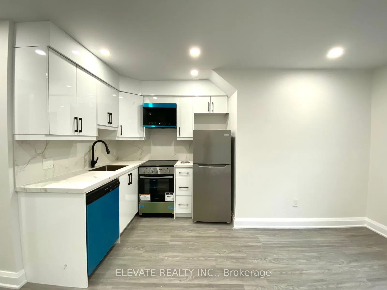 Photo 2 of Unit 2, 19 Lesmount Avenue, Toronto, Danforth Village-East York — HOMEH