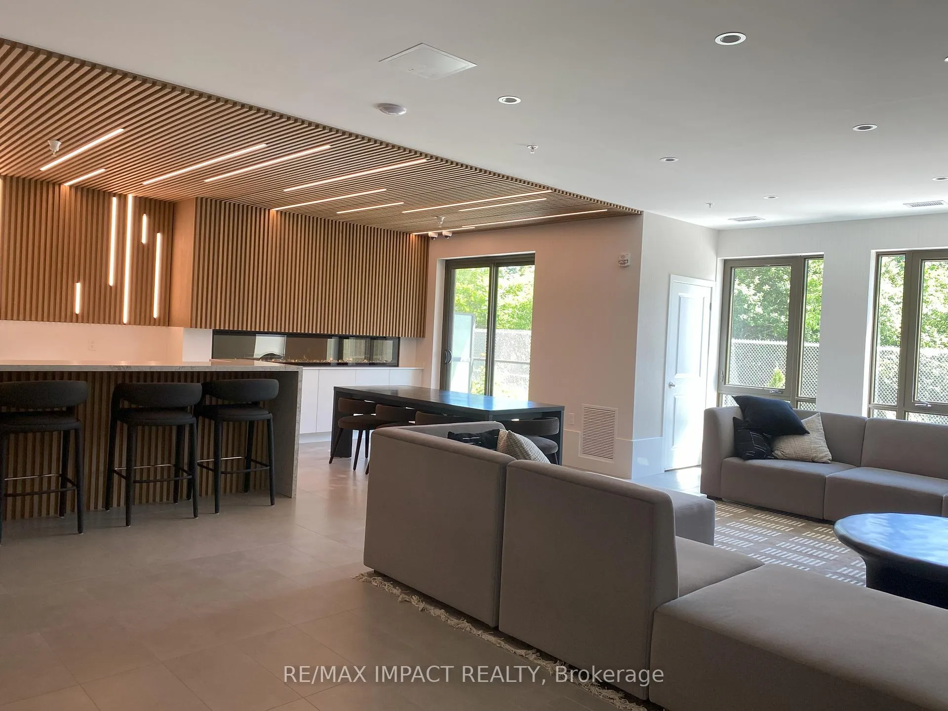 Photo 4 of Unit 224, 385 Arctic Red Drive, Oshawa, Windfields — HOMEH