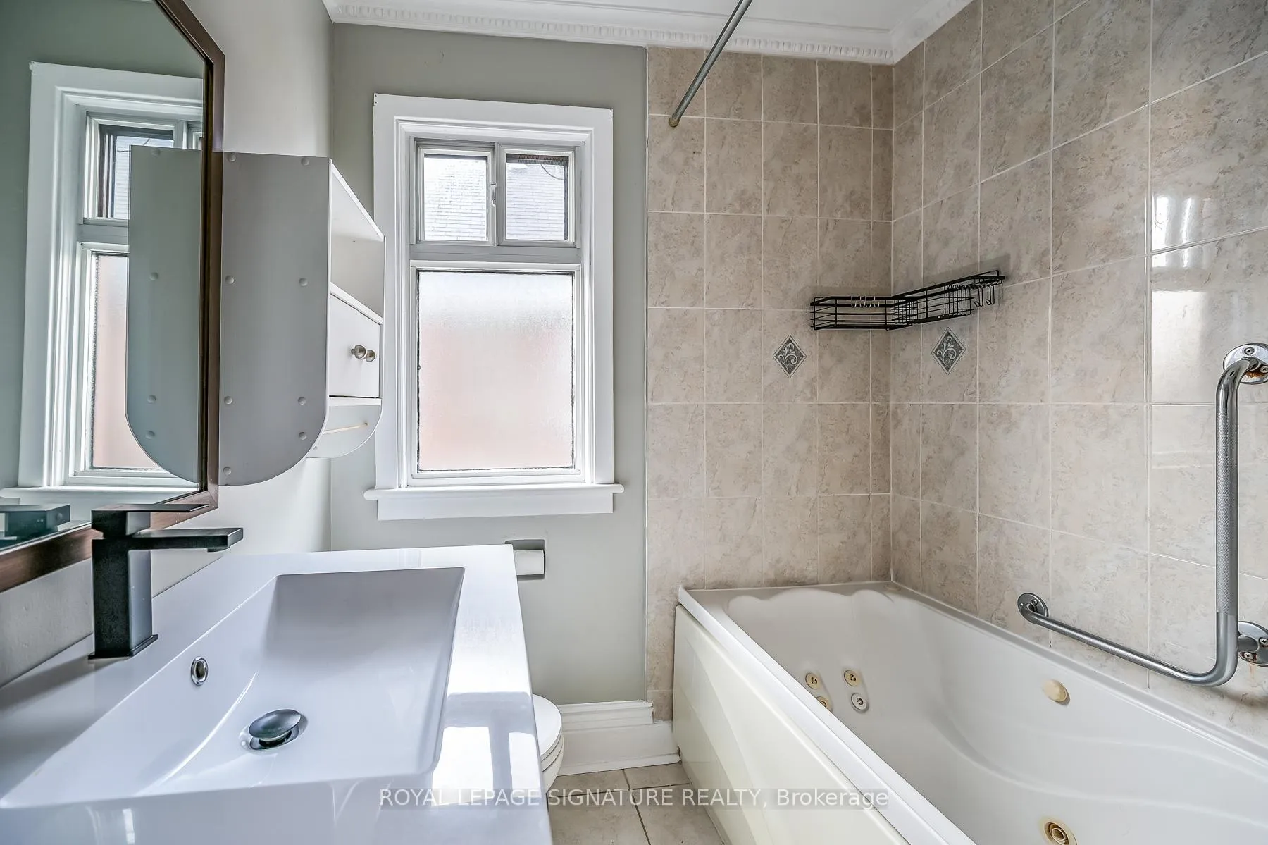 Photo 23 of 46 East 36 Street, Hamilton, Raleigh — HOMEH