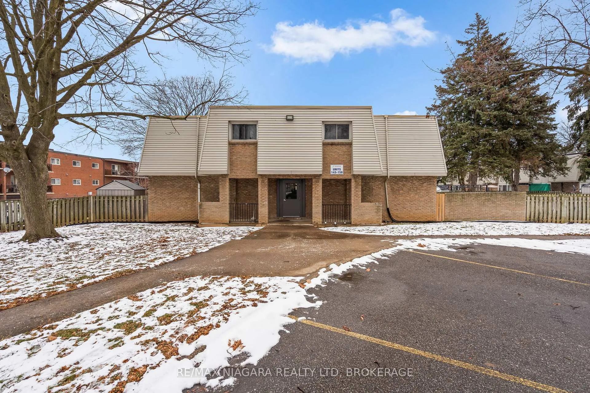 Photo 1 of Unit 152, 17 Old Pine Trail, St. Catharines, Carlton/Bunting — HOMEH