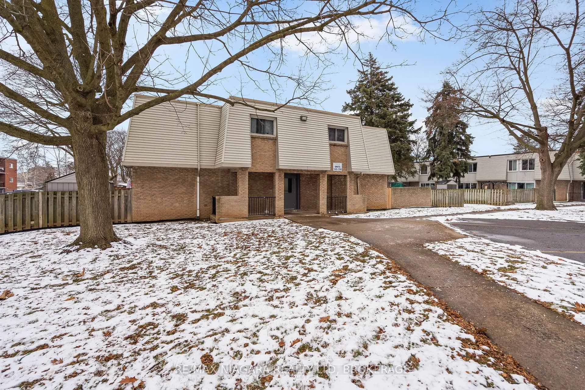 Photo 2 of Unit 152, 17 Old Pine Trail, St. Catharines, Carlton/Bunting — HOMEH