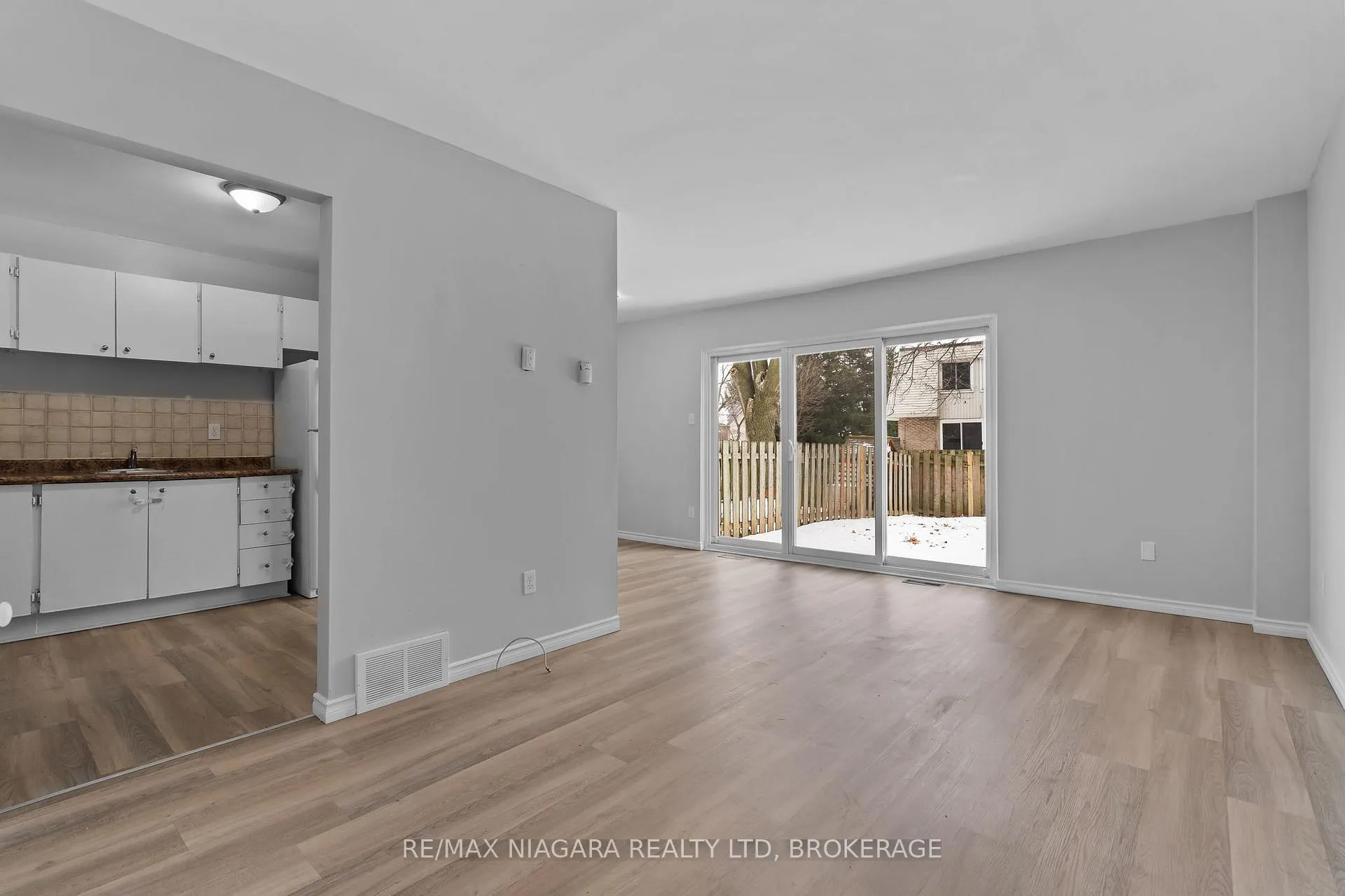 Photo 5 of Unit 152, 17 Old Pine Trail, St. Catharines, Carlton/Bunting — HOMEH