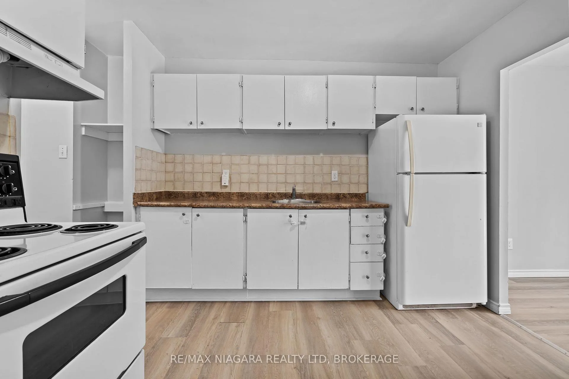 Photo 11 of Unit 152, 17 Old Pine Trail, St. Catharines, Carlton/Bunting — HOMEH